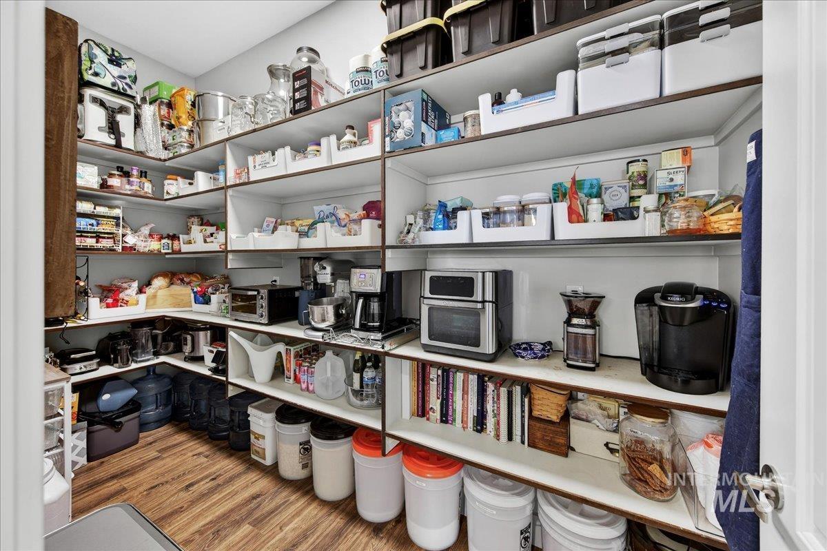 11808 W Carlisle Bay Drive, Star, Idaho 83669, 4 Bedrooms, 3 Bathrooms, Residential For Sale, Price $789,000,MLS 98971708