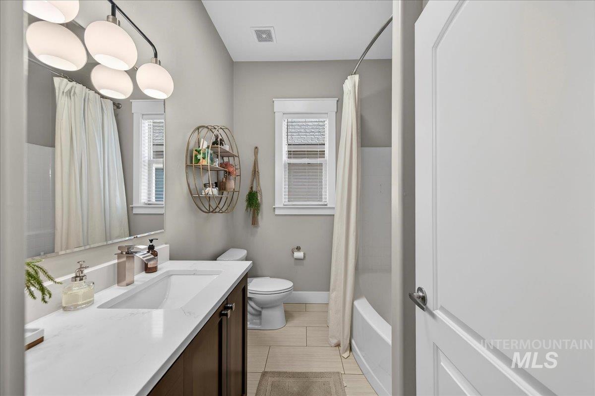 11808 W Carlisle Bay Drive, Star, Idaho 83669, 4 Bedrooms, 3 Bathrooms, Residential For Sale, Price $789,000,MLS 98971708