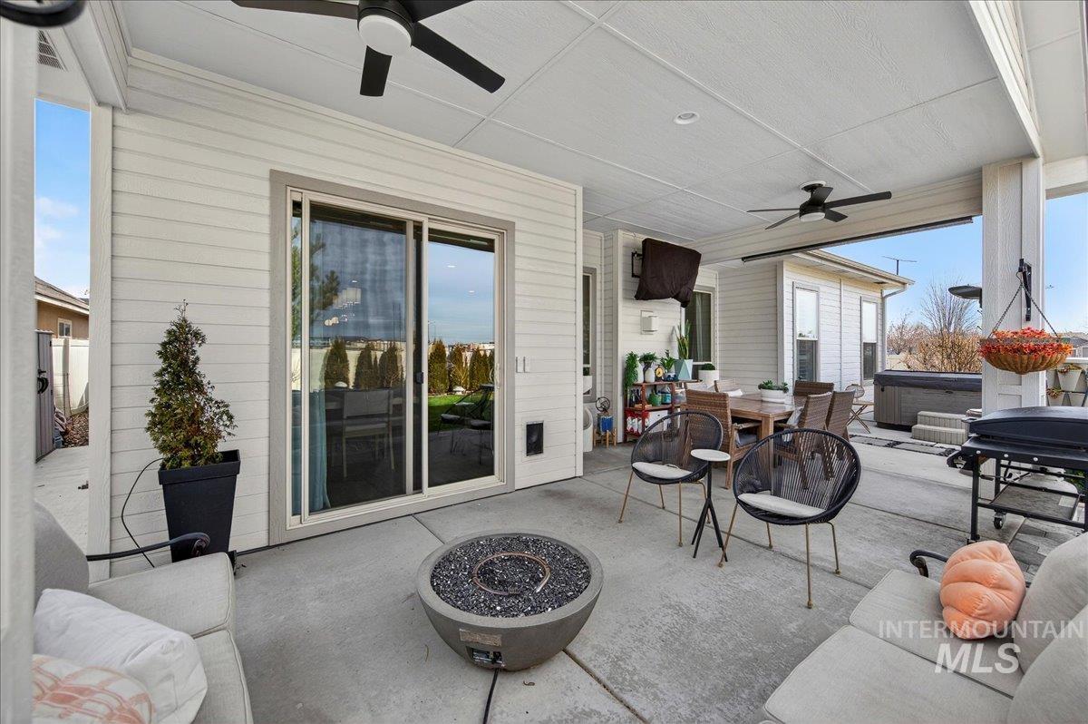 11808 W Carlisle Bay Drive, Star, Idaho 83669, 4 Bedrooms, 3 Bathrooms, Residential For Sale, Price $812,500,MLS 98971708