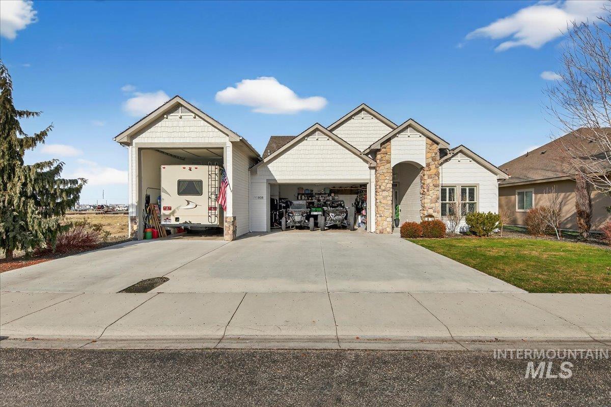 11808 W Carlisle Bay Drive, Star, Idaho 83669, 4 Bedrooms, 3 Bathrooms, Residential For Sale, Price $789,000,MLS 98971708