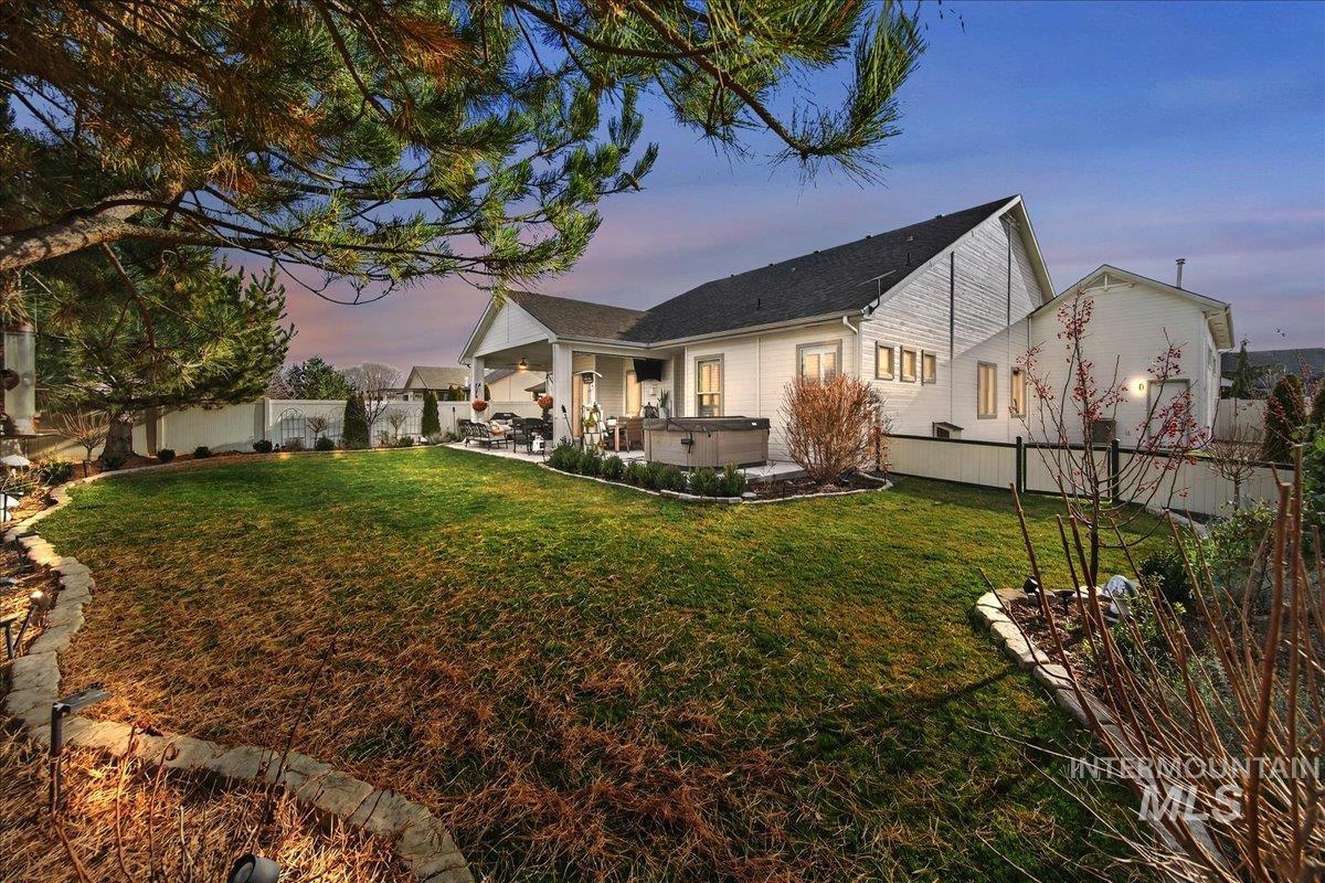 11808 W Carlisle Bay Drive, Star, Idaho 83669, 4 Bedrooms, 3 Bathrooms, Residential For Sale, Price $789,000,MLS 98971708