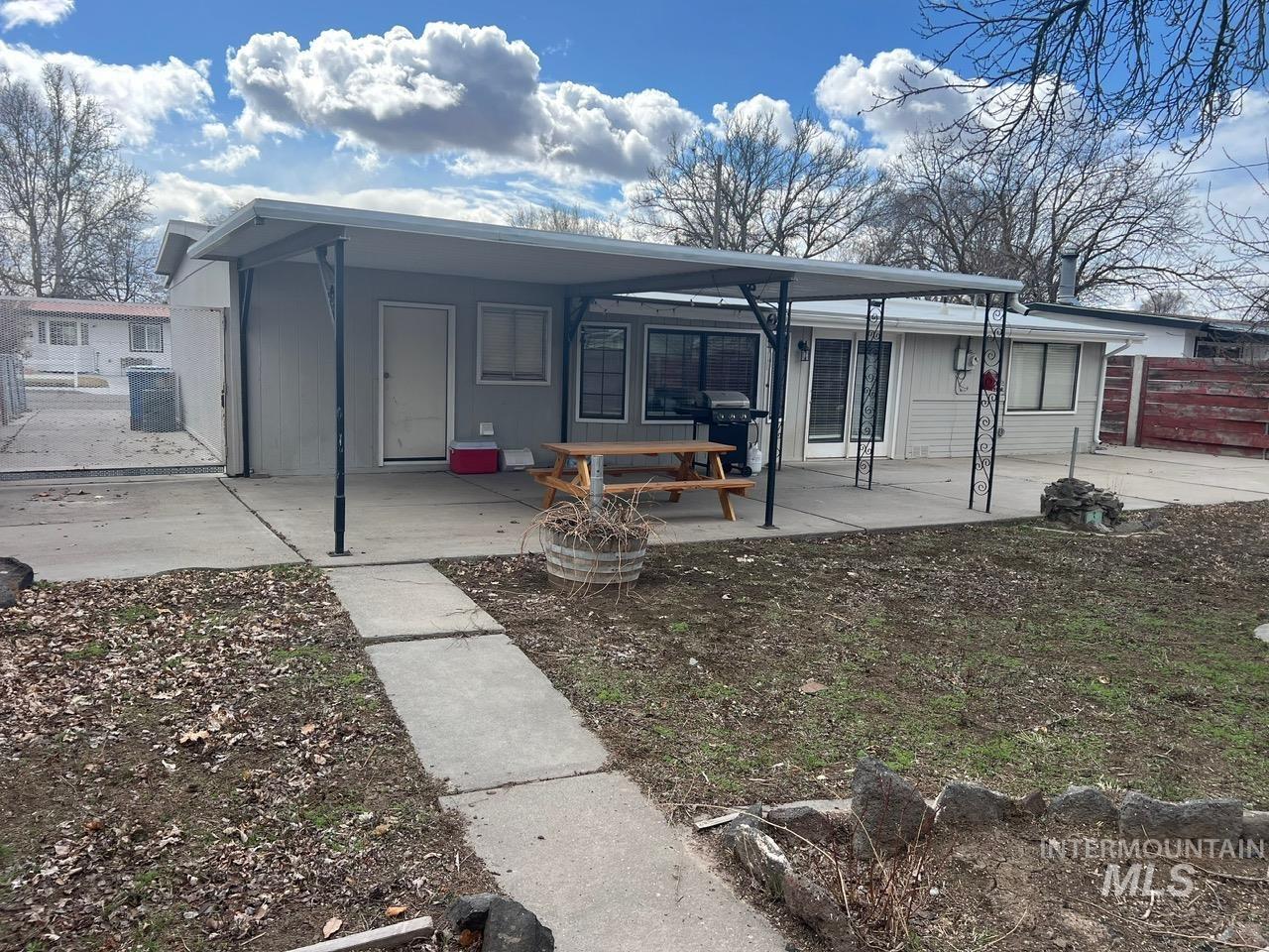 410 Chestnut St, Mountain Home, Idaho 83647, 3 Bedrooms, 2 Bathrooms, Residential For Sale, Price $249,000,MLS 98971712