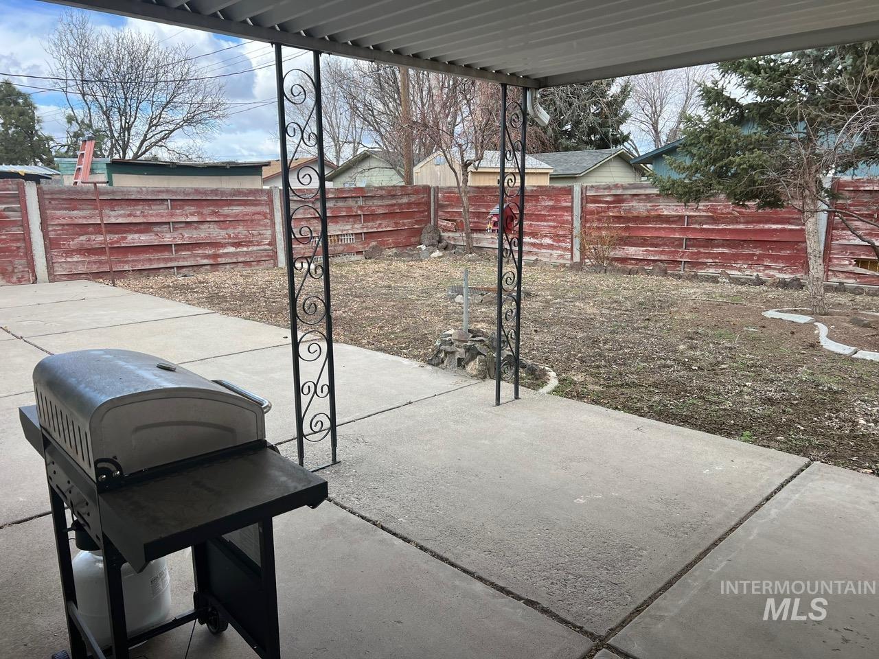 410 Chestnut St, Mountain Home, Idaho 83647, 3 Bedrooms, 2 Bathrooms, Residential For Sale, Price $249,000,MLS 98971712