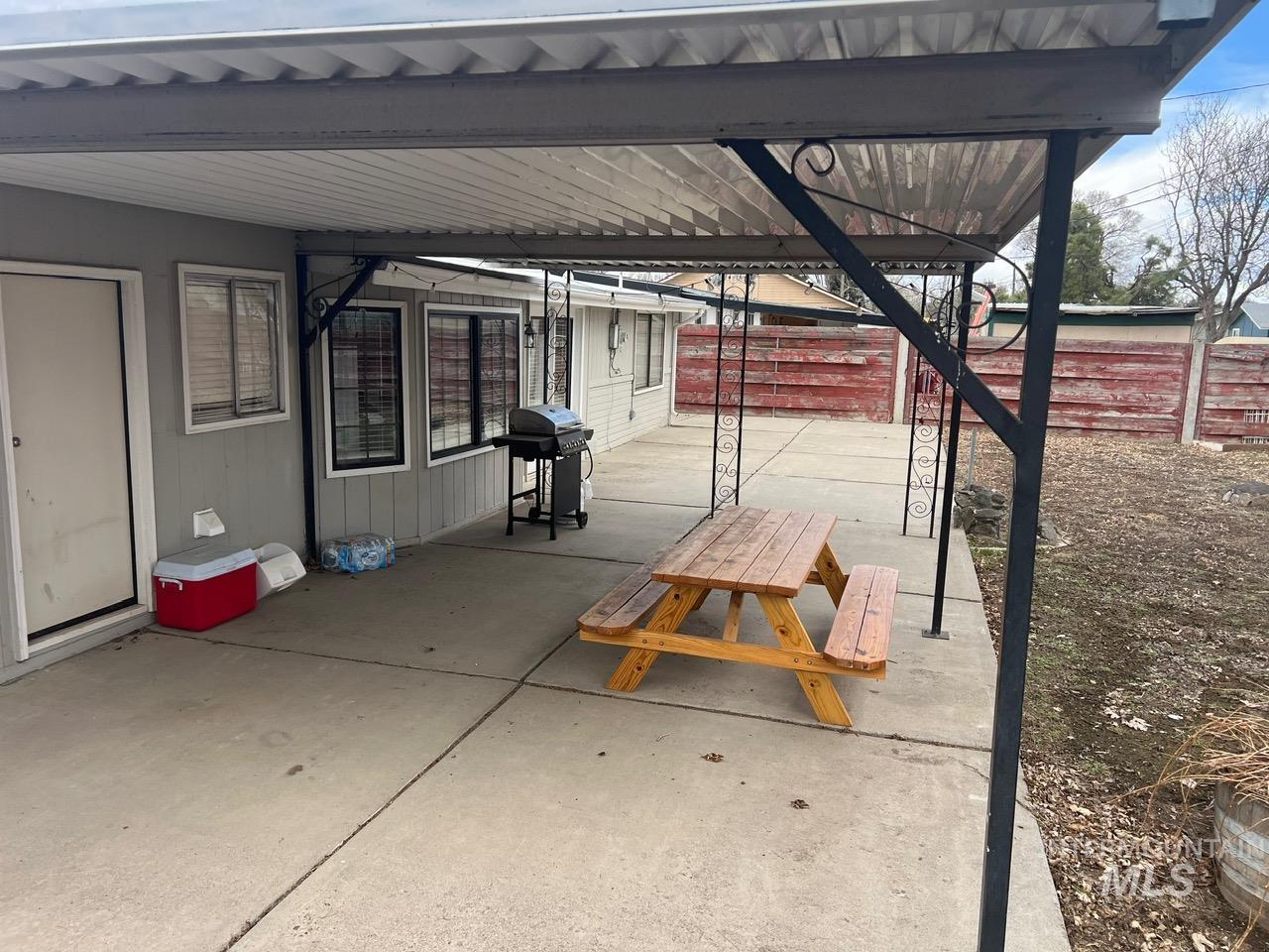 410 Chestnut St, Mountain Home, Idaho 83647, 3 Bedrooms, 2 Bathrooms, Residential For Sale, Price $249,000,MLS 98971712