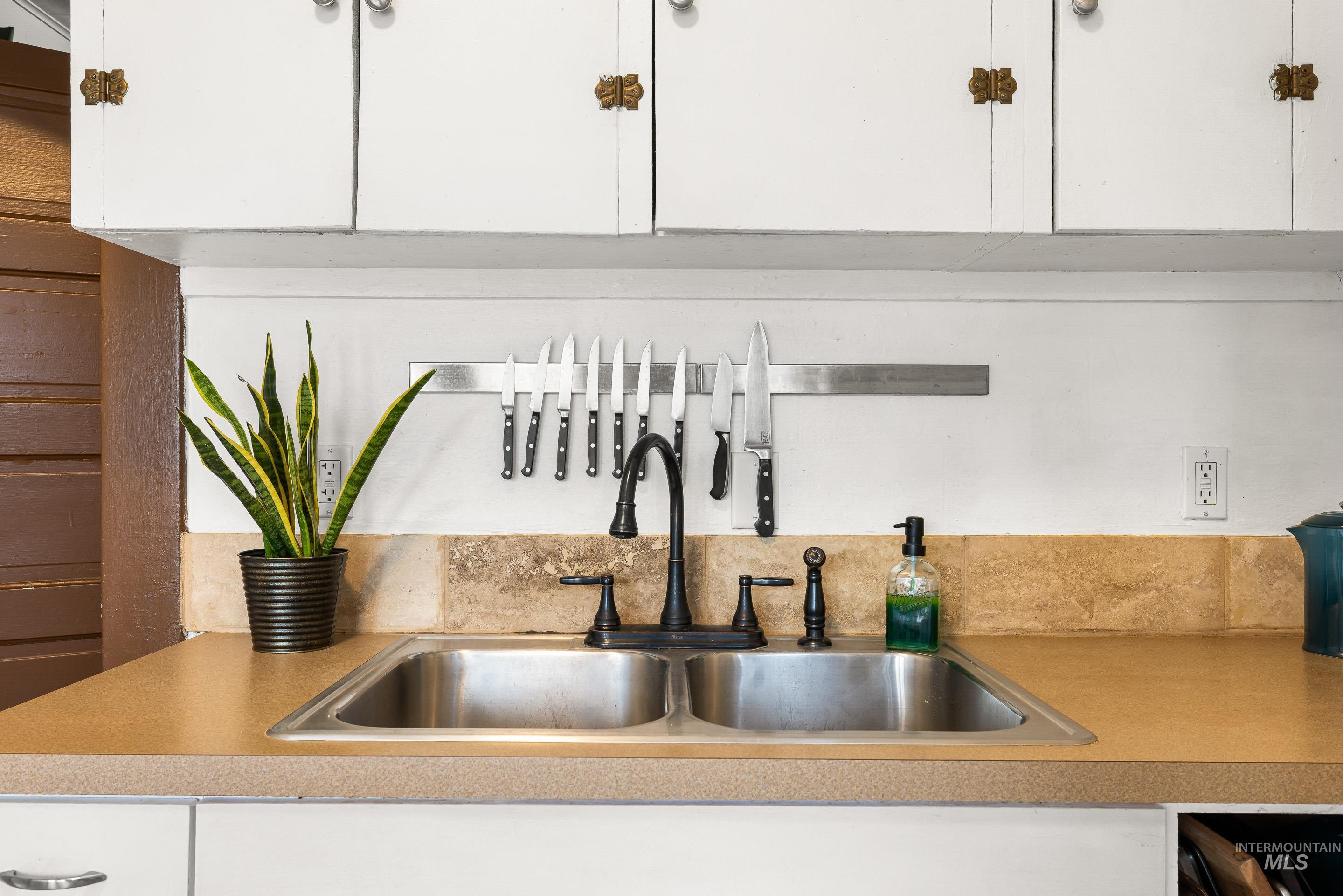 218 N 19th St, Boise, Idaho 83702, 2 Bedrooms, 1 Bathroom, Residential For Sale, Price $420,000,MLS 98971714