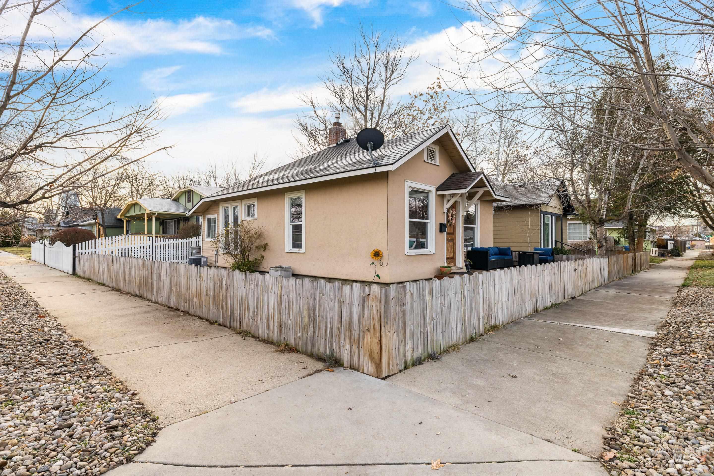 218 N 19th St, Boise, Idaho 83702, 2 Bedrooms, 1 Bathroom, Residential For Sale, Price $420,000,MLS 98971714
