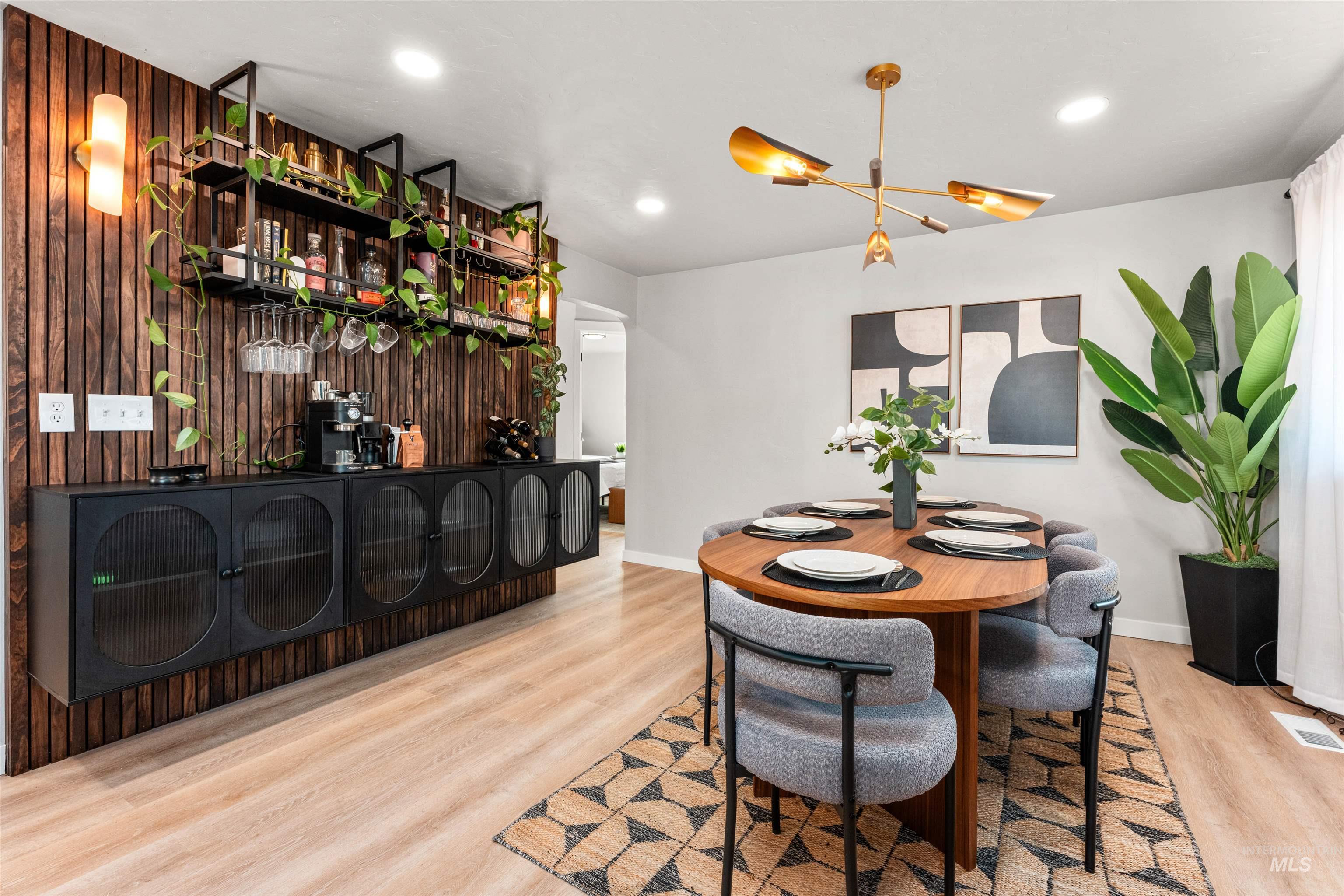 2215 W Kootenai St, Boise, Idaho 83705, 3 Bedrooms, 1.5 Bathrooms, Residential For Sale, Price $439,900,MLS 98971717