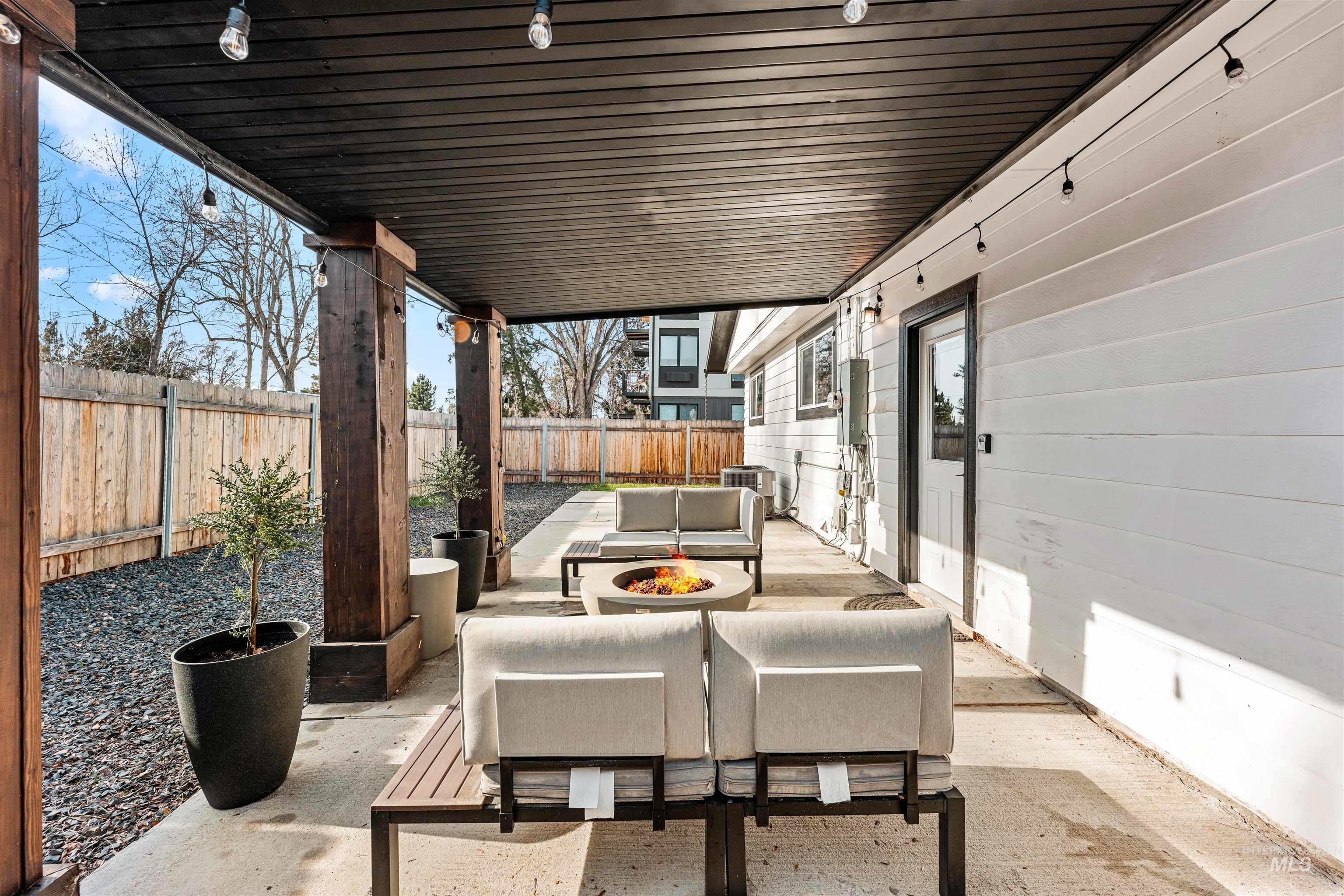 2215 W Kootenai St, Boise, Idaho 83705, 3 Bedrooms, 1.5 Bathrooms, Residential For Sale, Price $439,900,MLS 98971717