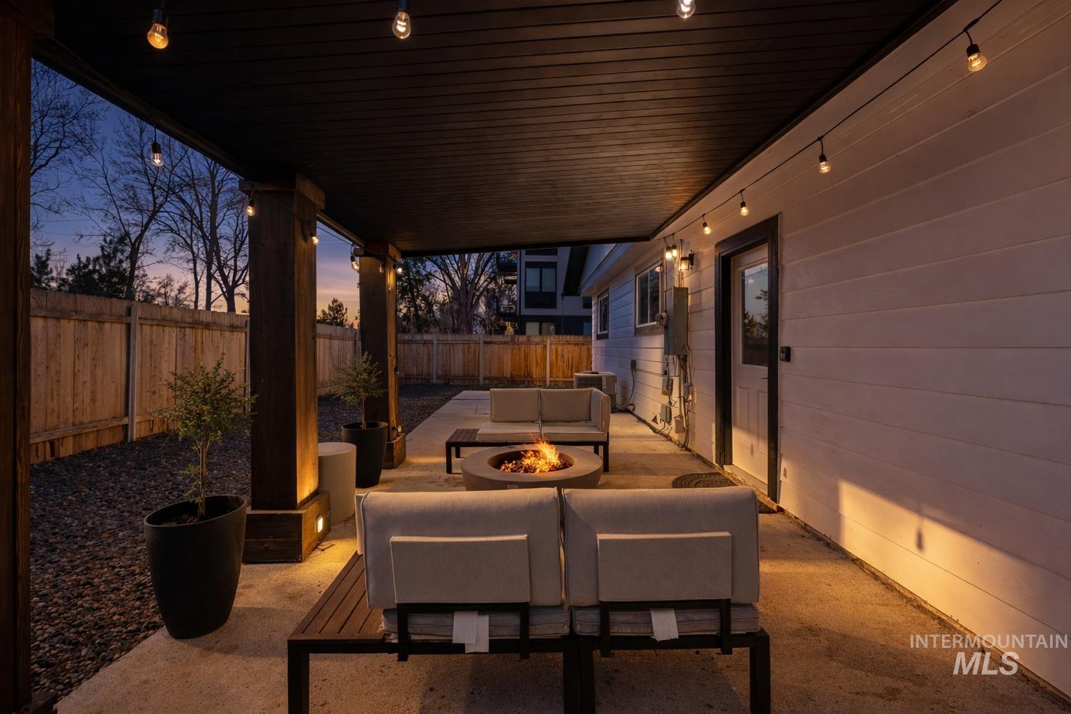 2215 W Kootenai St, Boise, Idaho 83705, 3 Bedrooms, 1.5 Bathrooms, Residential For Sale, Price $439,900,MLS 98971717