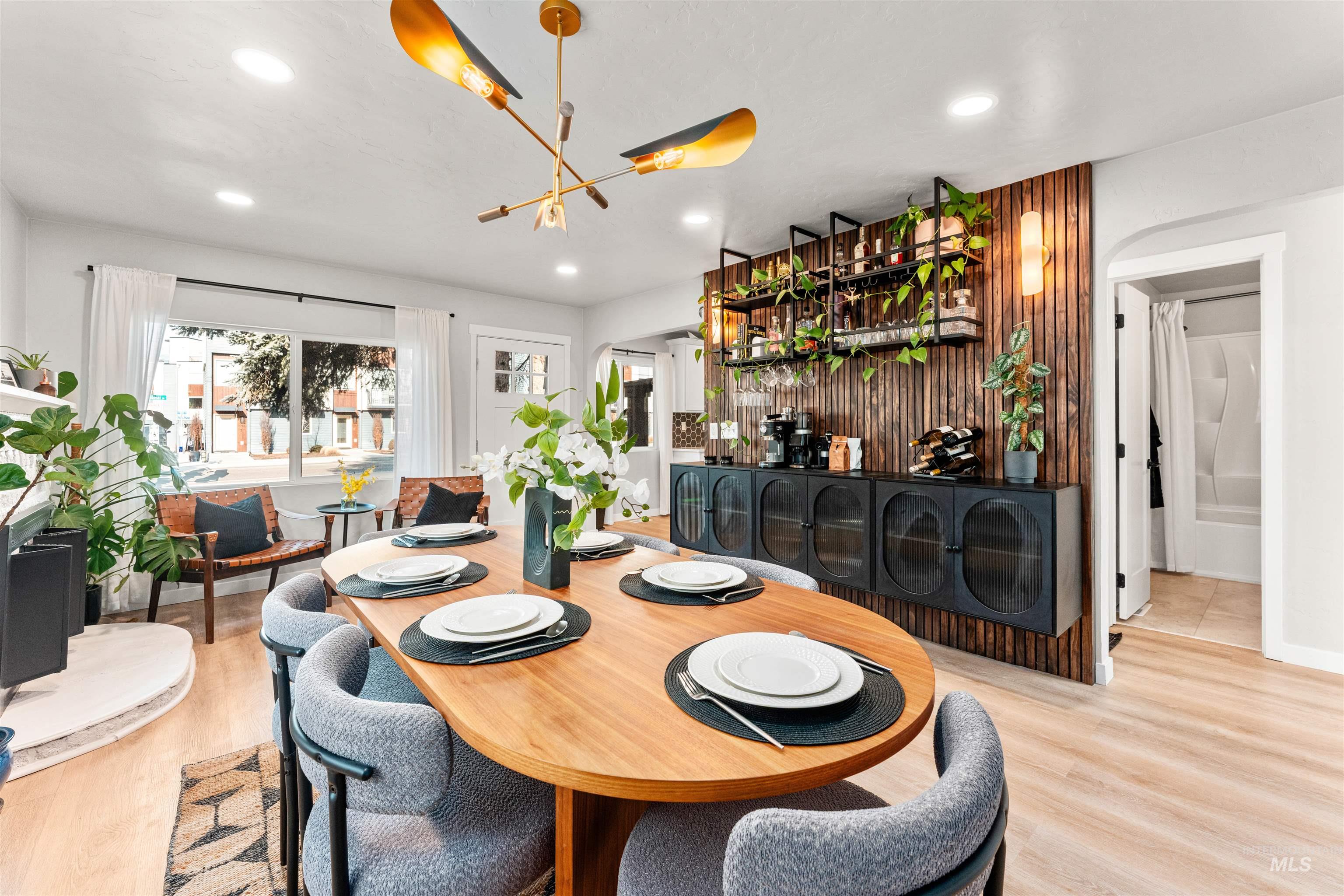 2215 W Kootenai St, Boise, Idaho 83705, 3 Bedrooms, 1.5 Bathrooms, Residential For Sale, Price $439,900,MLS 98971717