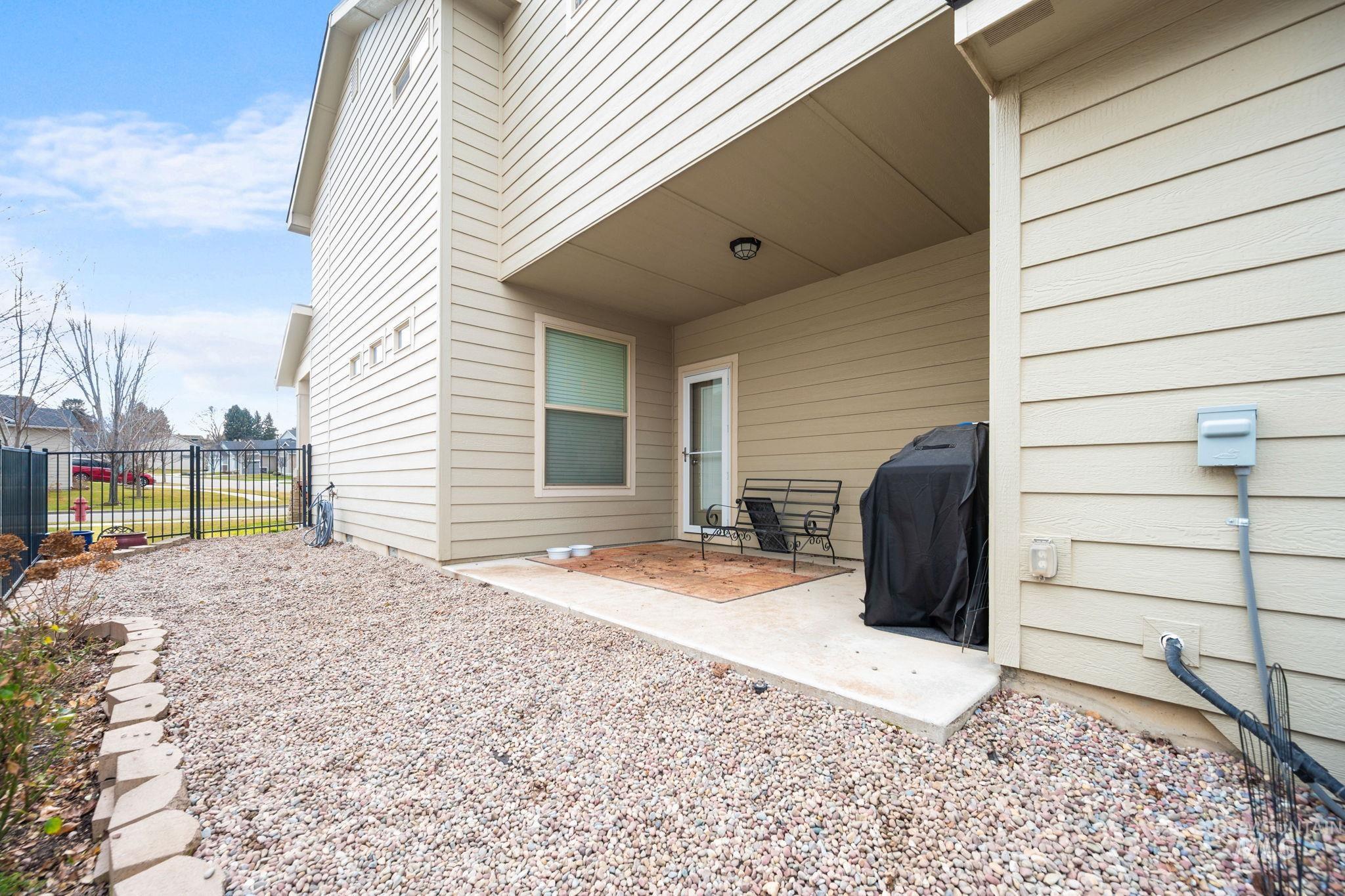 1802 W Heavy Timber Dr, Meridian, Idaho 83642-4830, 3 Bedrooms, 2.5 Bathrooms, Residential For Sale, Price $485,000,MLS 98971718