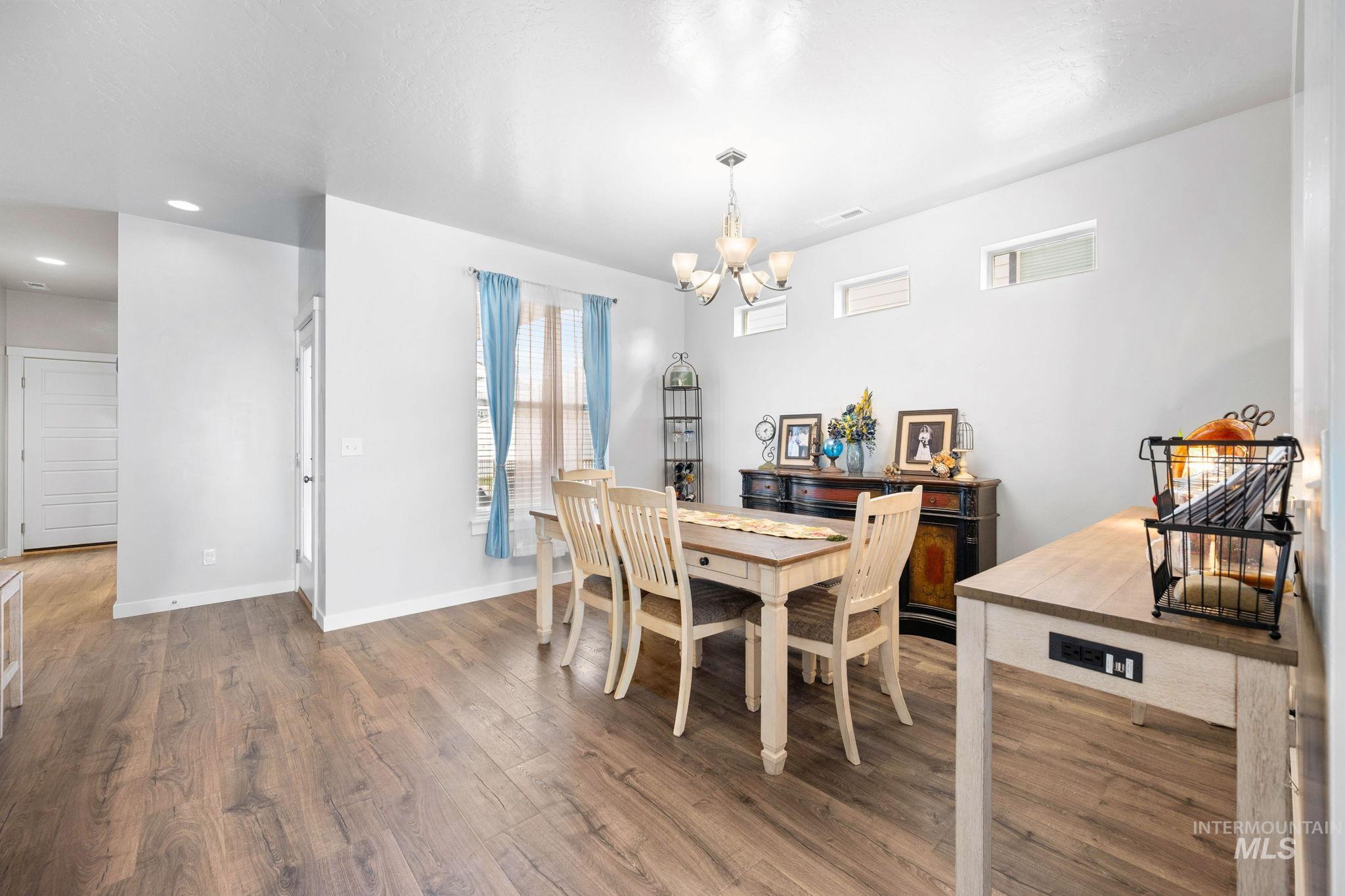 1802 W Heavy Timber Dr, Meridian, Idaho 83642-4830, 3 Bedrooms, 2.5 Bathrooms, Residential For Sale, Price $485,000,MLS 98971718