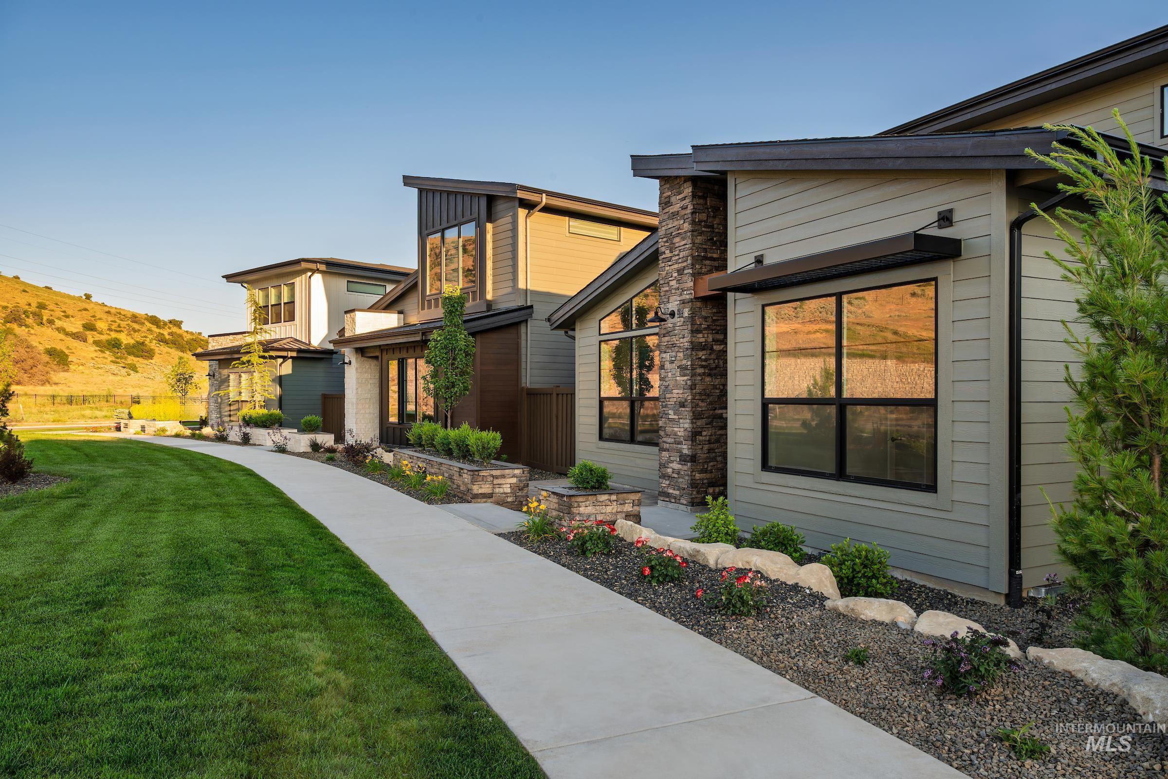 11733 N Rabbitbrush Way, Boise, Idaho 83714, 4 Bedrooms, 2.5 Bathrooms, Residential For Sale, Price $774,900,MLS 98971719