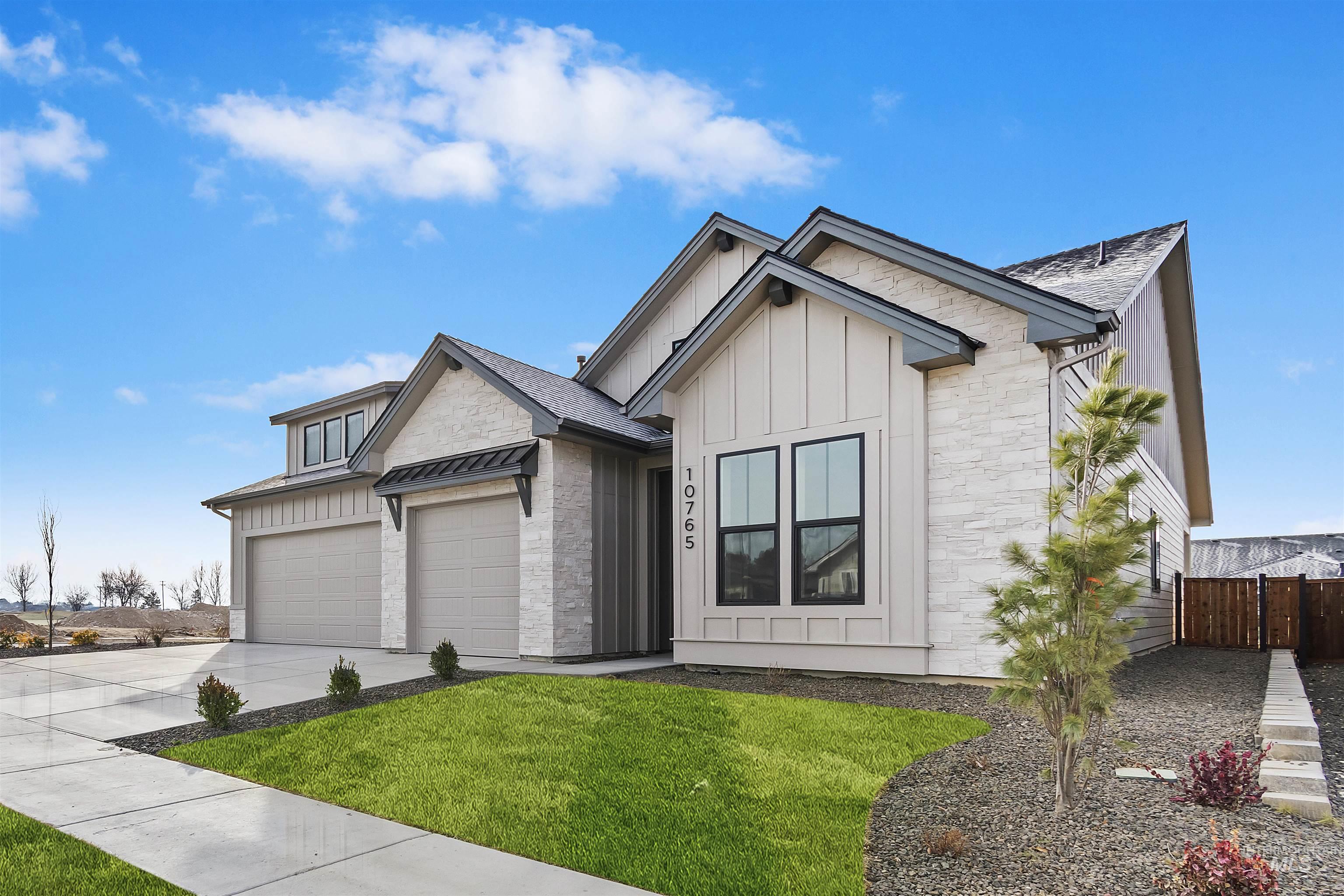 10765 W Barnbougle Ln, Kuna, Idaho 83634, 4 Bedrooms, 3 Bathrooms, Residential For Sale, Price $799,880,MLS 98971721