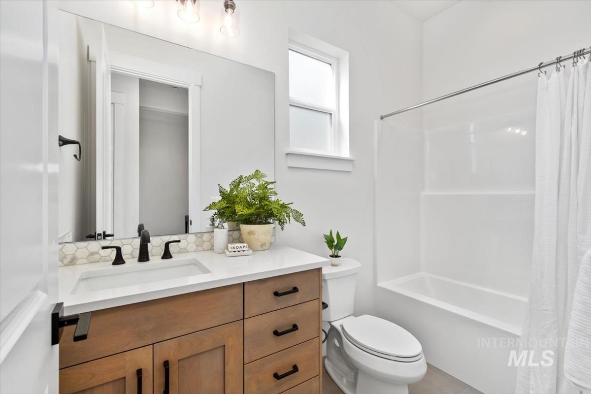 10765 W Barnbougle Ln, Kuna, Idaho 83634, 4 Bedrooms, 3 Bathrooms, Residential For Sale, Price $839,880,MLS 98971721