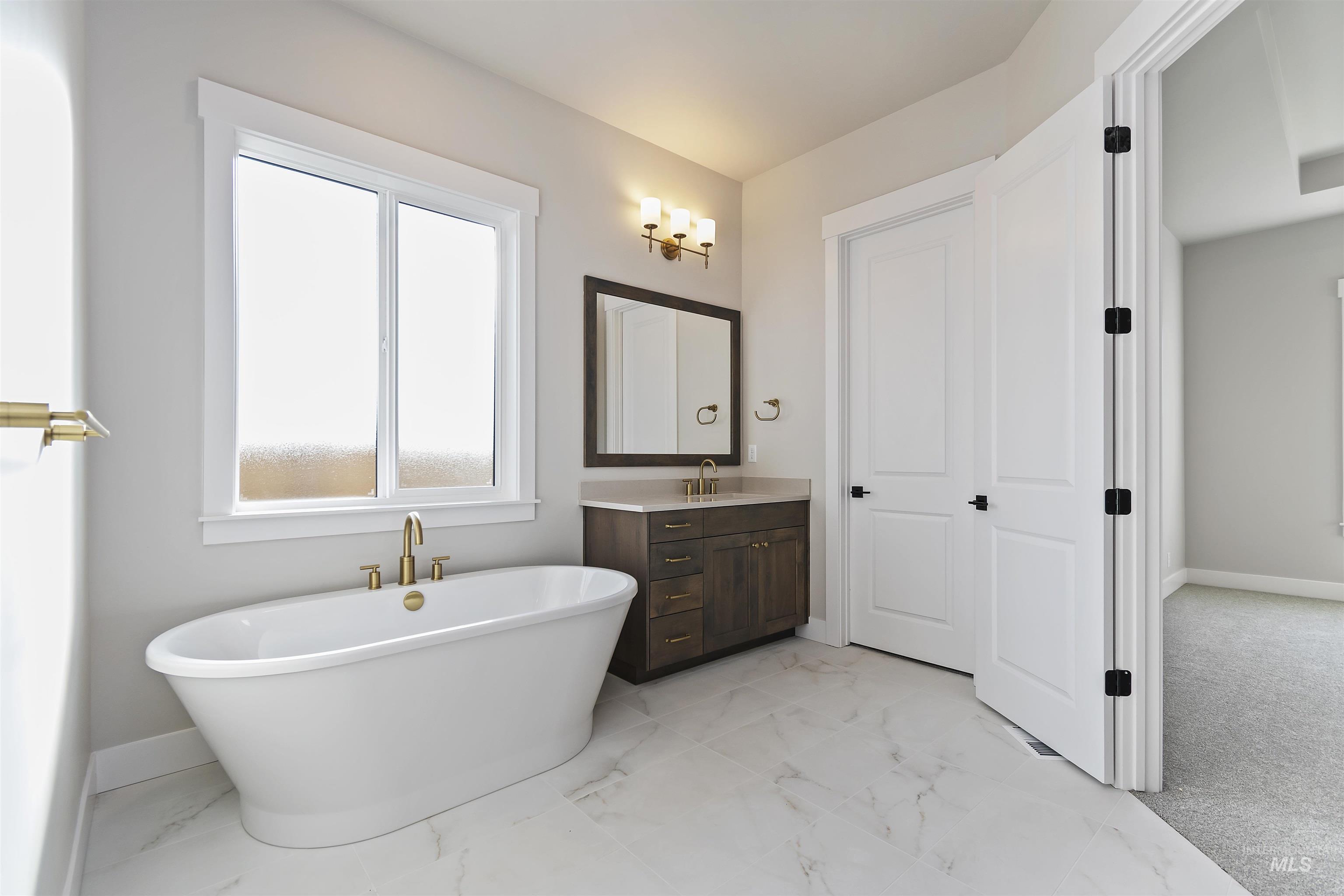 10765 W Barnbougle Ln, Kuna, Idaho 83634, 4 Bedrooms, 3 Bathrooms, Residential For Sale, Price $839,880,MLS 98971721