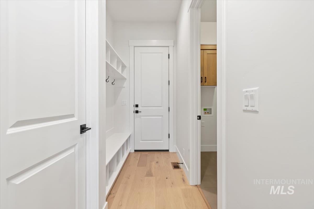 10765 W Barnbougle Ln, Kuna, Idaho 83634, 4 Bedrooms, 3 Bathrooms, Residential For Sale, Price $839,880,MLS 98971721