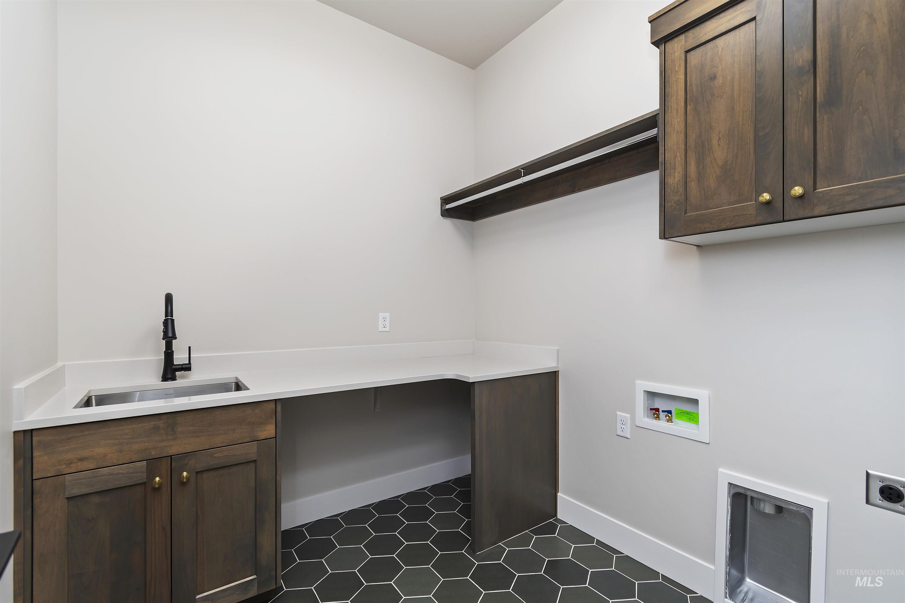 10765 W Barnbougle Ln, Kuna, Idaho 83634, 4 Bedrooms, 3 Bathrooms, Residential For Sale, Price $839,880,MLS 98971721