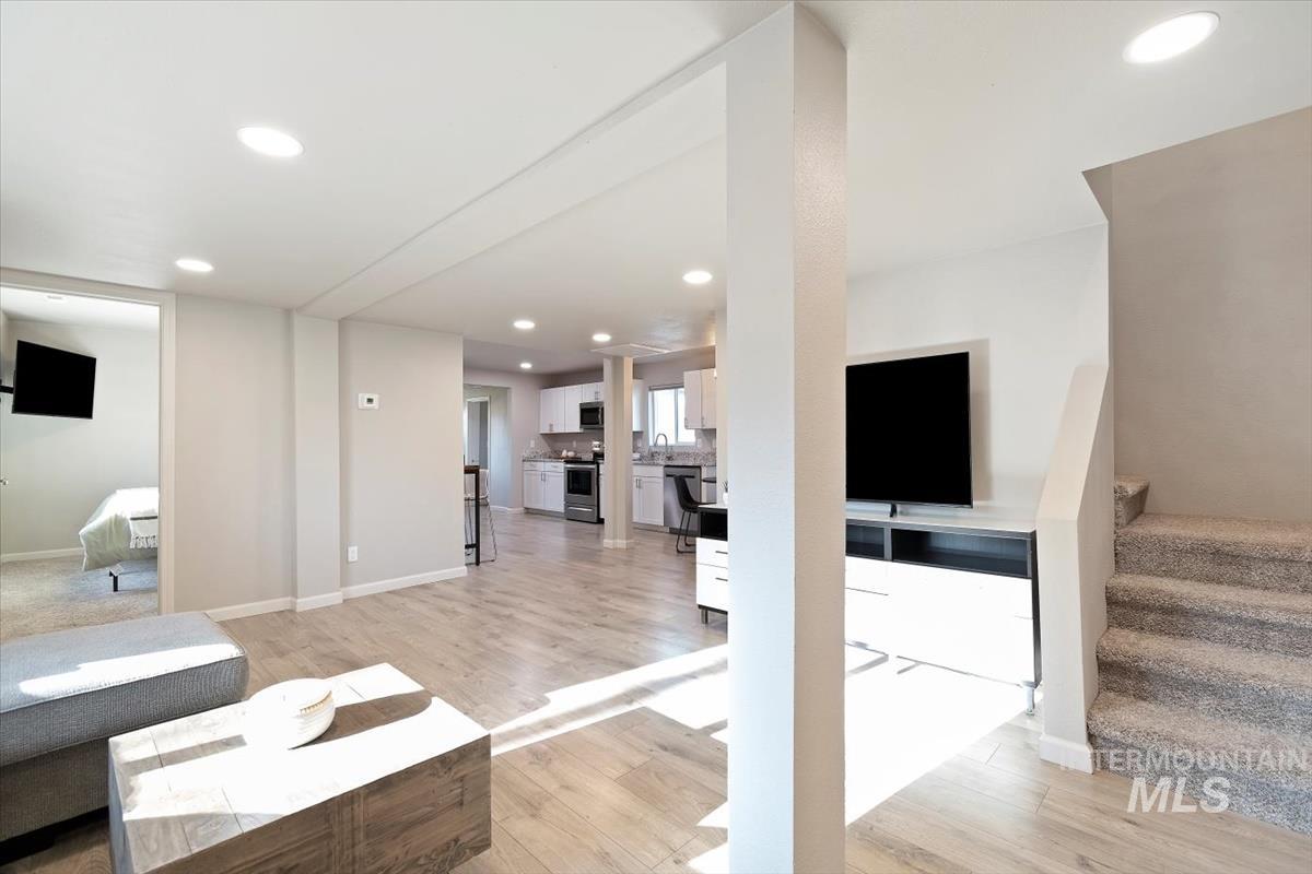 1916 E Oak St., Caldwell, Idaho 83605, 3 Bedrooms, 2 Bathrooms, Residential For Sale, Price $435,000,MLS 98971722