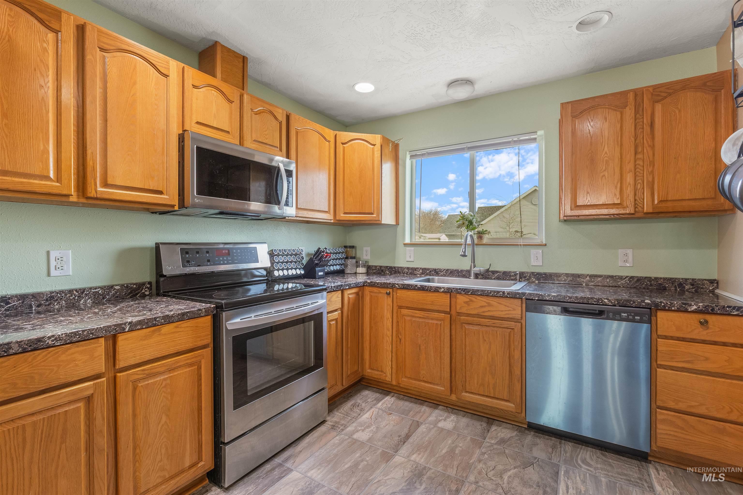 3623 14th St., Lewiston, Idaho 83501, 3 Bedrooms, 2.5 Bathrooms, Residential For Sale, Price $425,000,MLS 98971724