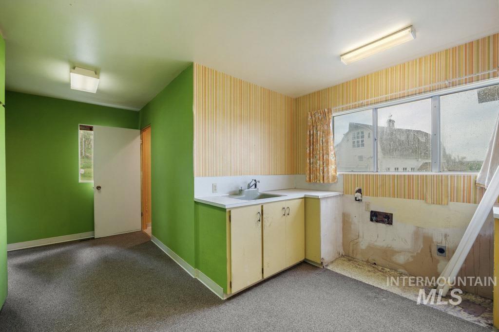 409 N Parkway, Uniontown, Washington 99179, 2 Bedrooms, 3 Bathrooms, Residential For Sale, Price $350,000,MLS 98971725