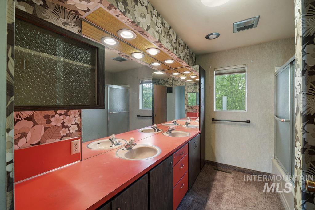 409 N Parkway, Uniontown, Washington 99179, 2 Bedrooms, 3 Bathrooms, Residential For Sale, Price $350,000,MLS 98971725