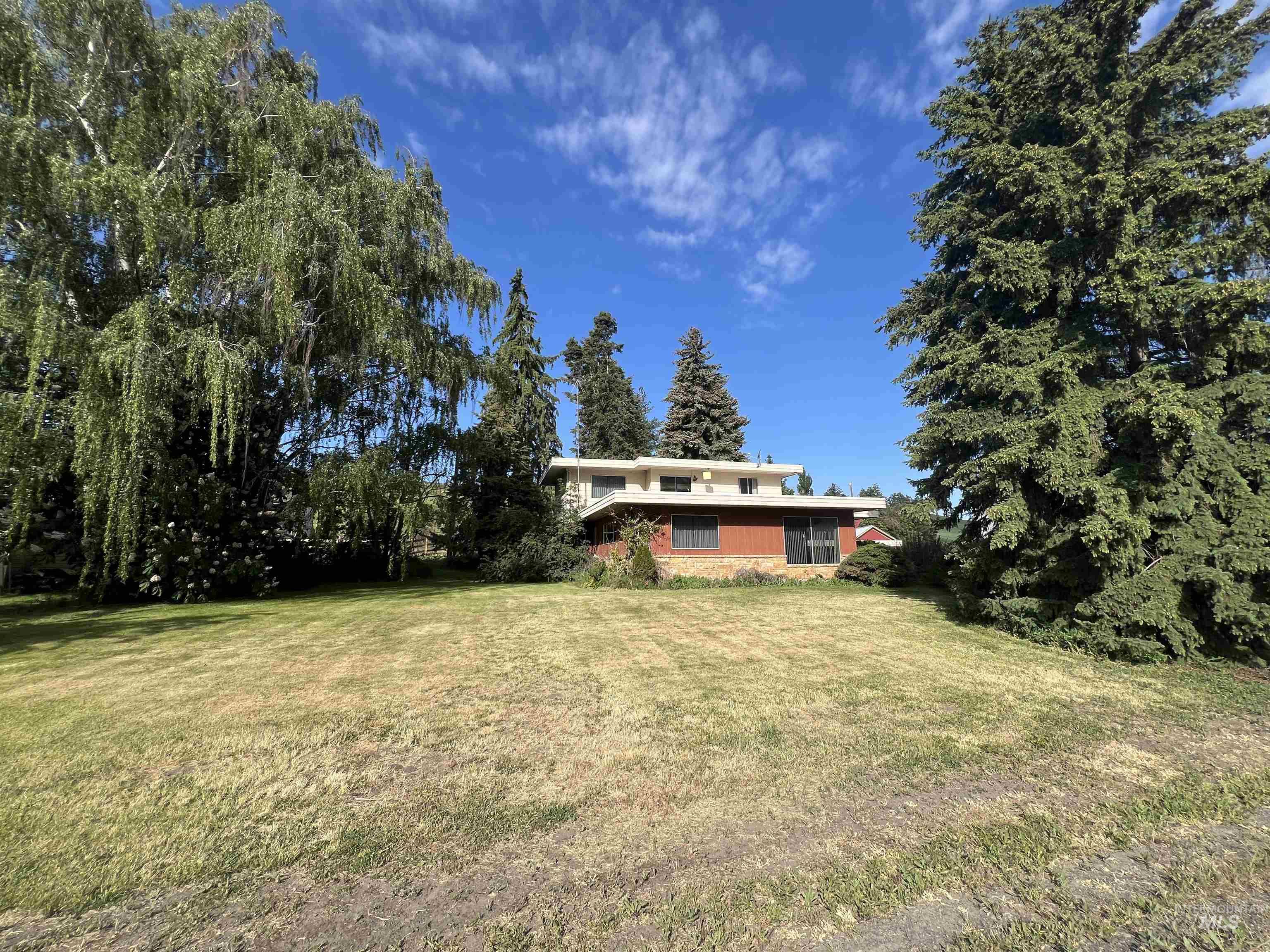 409 N Parkway, Uniontown, Washington 99179, 2 Bedrooms, 3 Bathrooms, Residential For Sale, Price $350,000,MLS 98971725