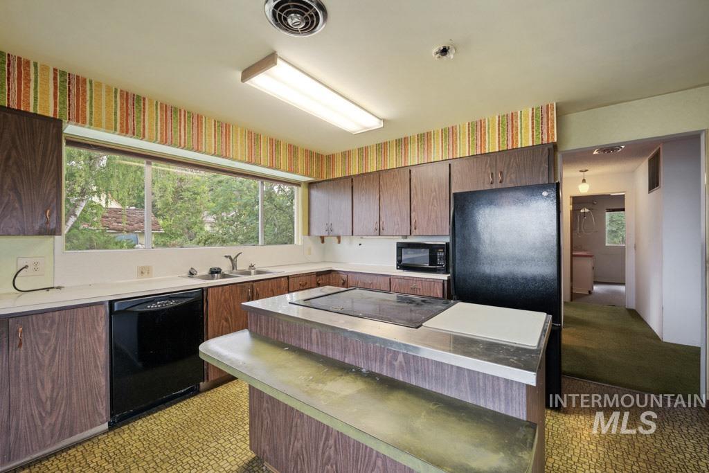 409 N Parkway, Uniontown, Washington 99179, 2 Bedrooms, 3 Bathrooms, Residential For Sale, Price $350,000,MLS 98971725