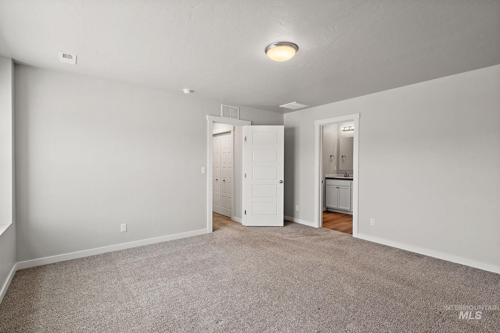 619 N Sevenoaks Ave, Eagle, Idaho 83616, 3 Bedrooms, 2.5 Bathrooms, Residential For Sale, Price $575,000,MLS 98971727