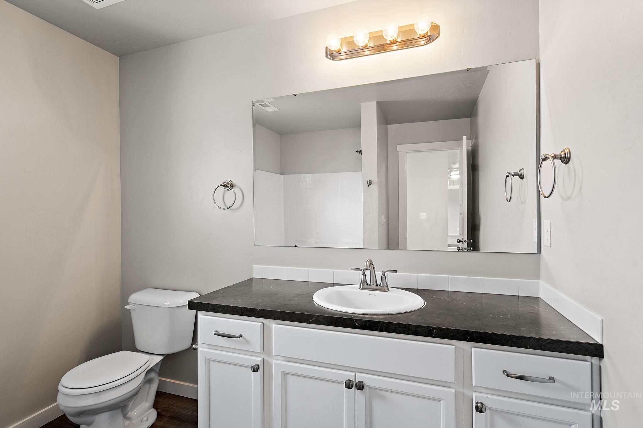 619 N Sevenoaks Ave, Eagle, Idaho 83616, 3 Bedrooms, 2.5 Bathrooms, Residential For Sale, Price $575,000,MLS 98971727