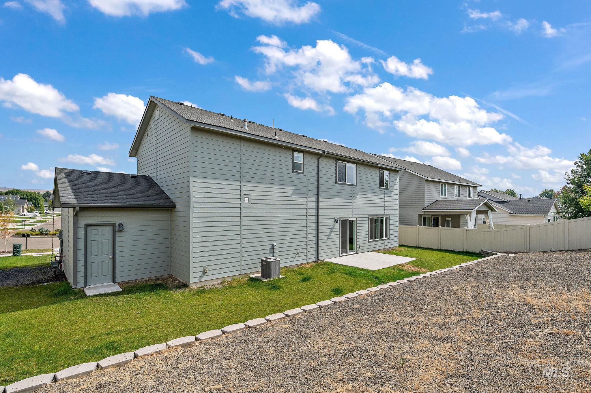 619 N Sevenoaks Ave, Eagle, Idaho 83616, 3 Bedrooms, 2.5 Bathrooms, Residential For Sale, Price $575,000,MLS 98971727