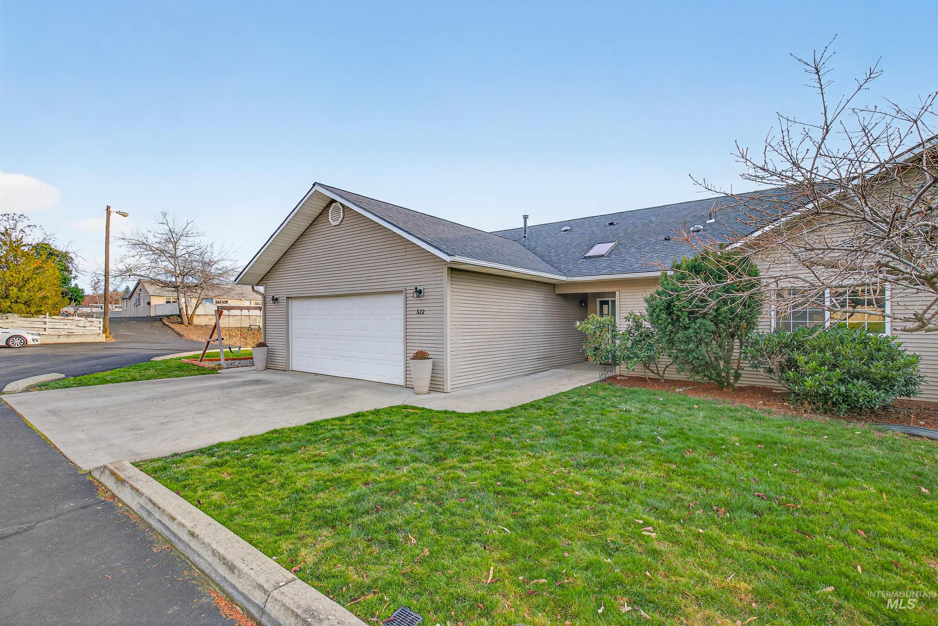822 15th Ave, Lewiston, Idaho 83501, 4 Bedrooms, 3 Bathrooms, Residential For Sale, Price $389,000,MLS 98971728