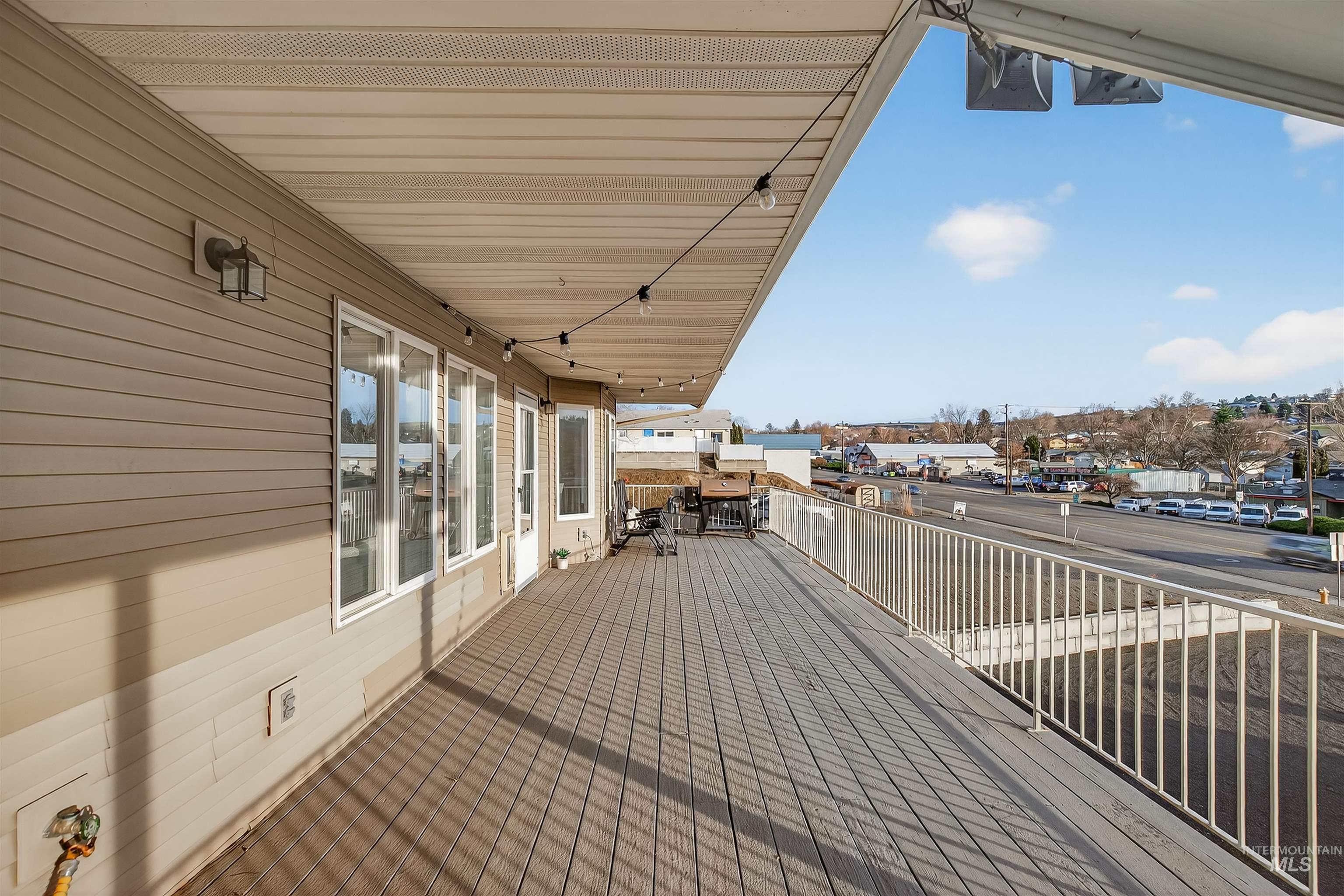 822 15th Ave, Lewiston, Idaho 83501, 4 Bedrooms, 3 Bathrooms, Residential For Sale, Price $389,000,MLS 98971728