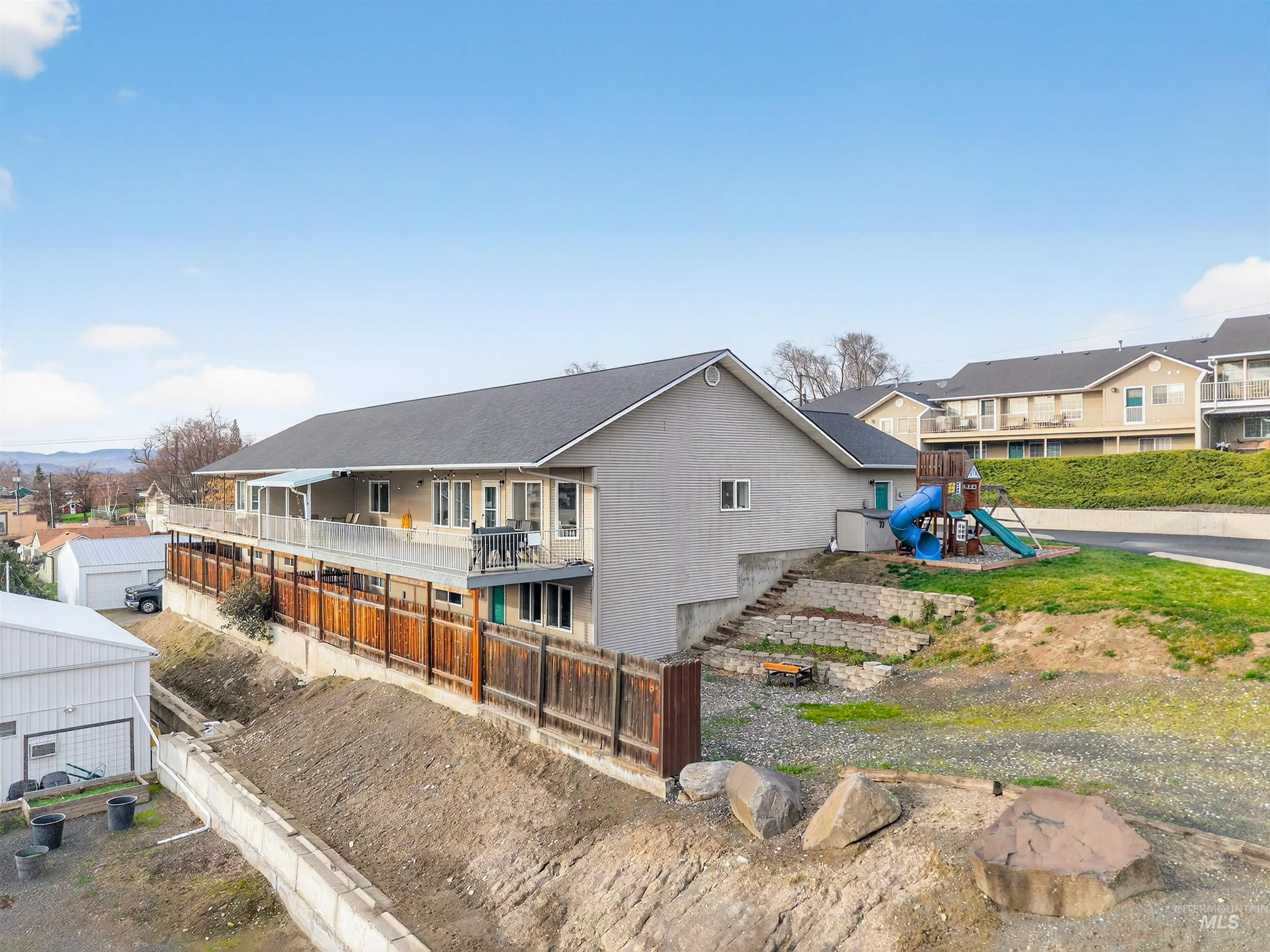 822 15th Ave, Lewiston, Idaho 83501, 4 Bedrooms, 3 Bathrooms, Residential For Sale, Price $389,000,MLS 98971728