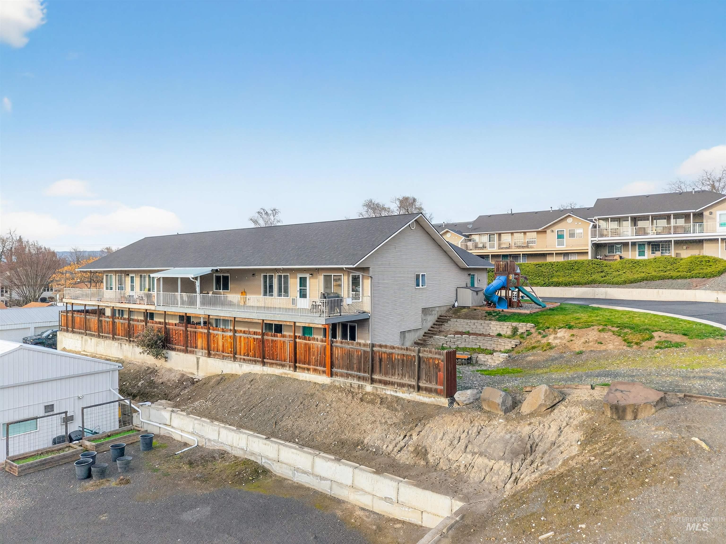 822 15th Ave, Lewiston, Idaho 83501, 4 Bedrooms, 3 Bathrooms, Residential For Sale, Price $389,000,MLS 98971728