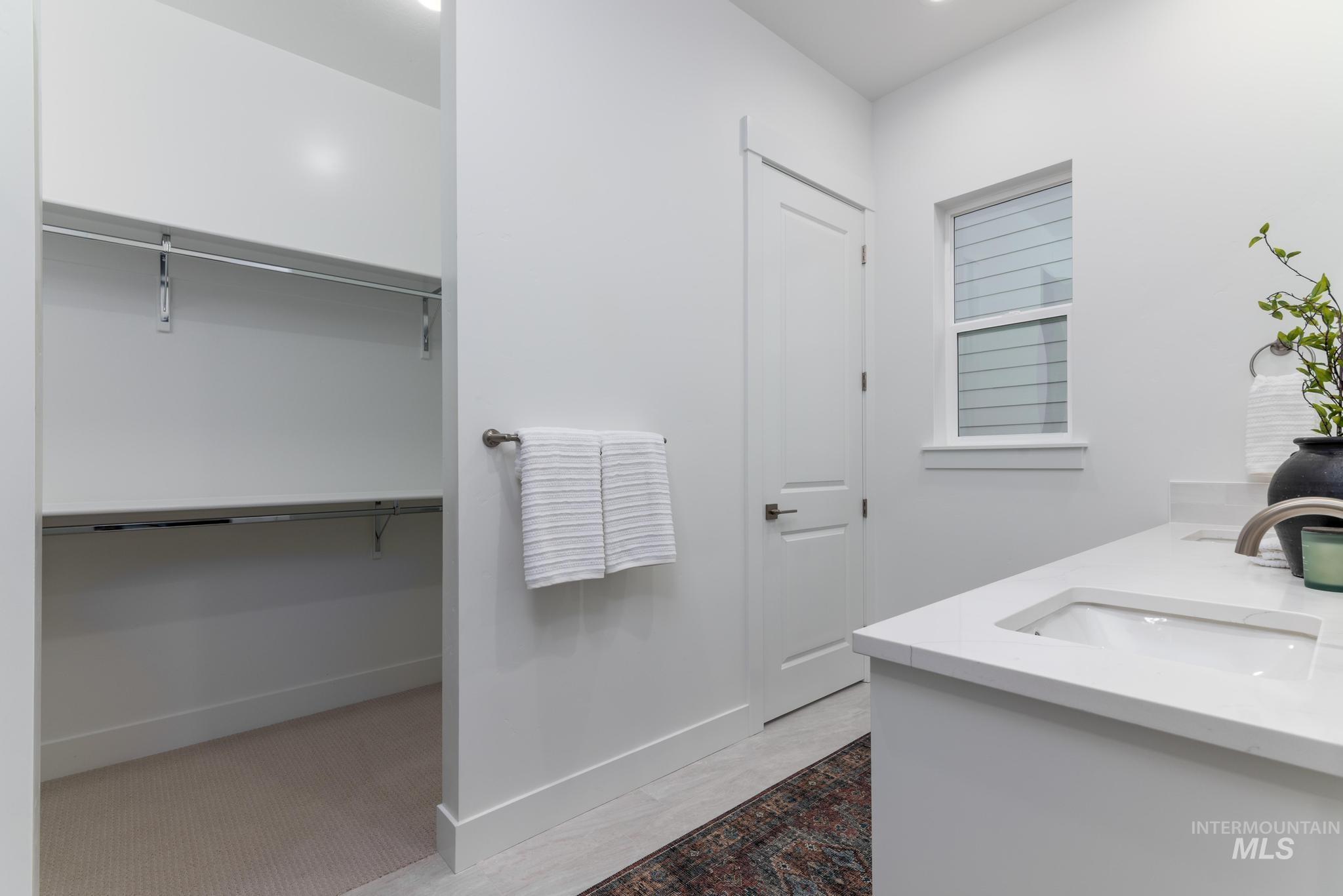 8629 W Stillmore St, Star, Idaho 83669, 2 Bedrooms, 2 Bathrooms, Residential For Sale, Price $559,000,MLS 98971730