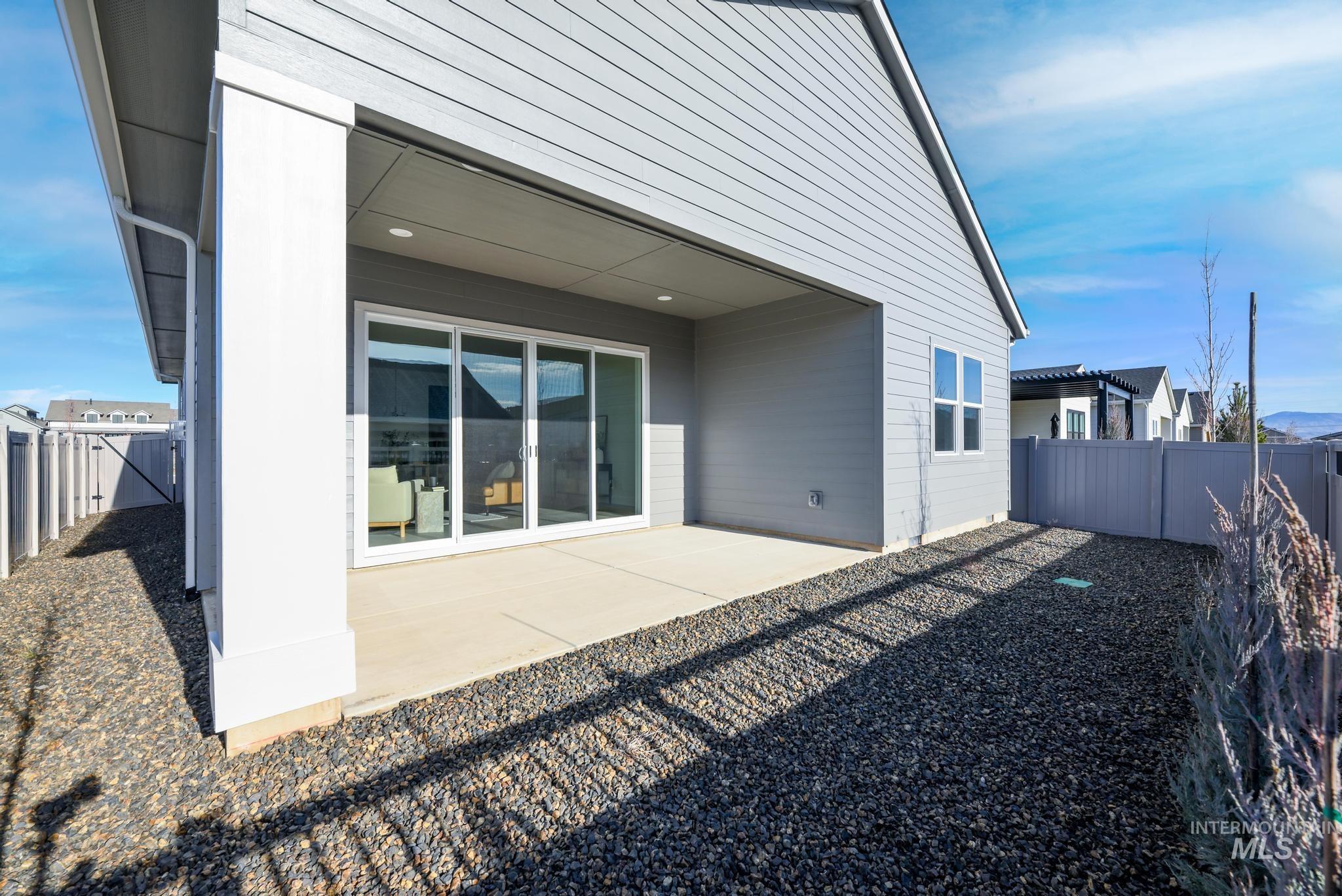 8629 W Stillmore St, Star, Idaho 83669, 2 Bedrooms, 2 Bathrooms, Residential For Sale, Price $559,000,MLS 98971730