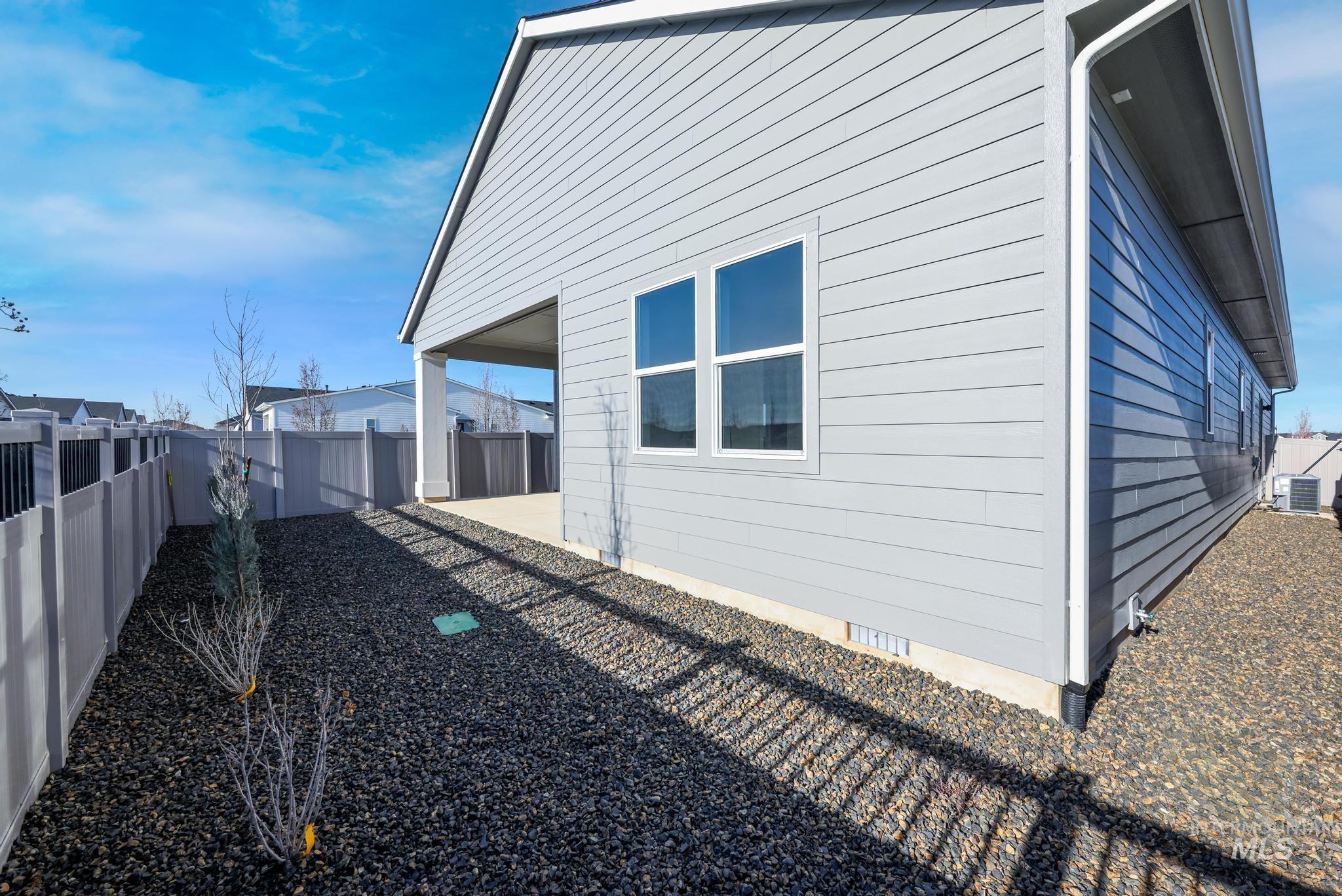 8629 W Stillmore St, Star, Idaho 83669, 2 Bedrooms, 2 Bathrooms, Residential For Sale, Price $559,000,MLS 98971730