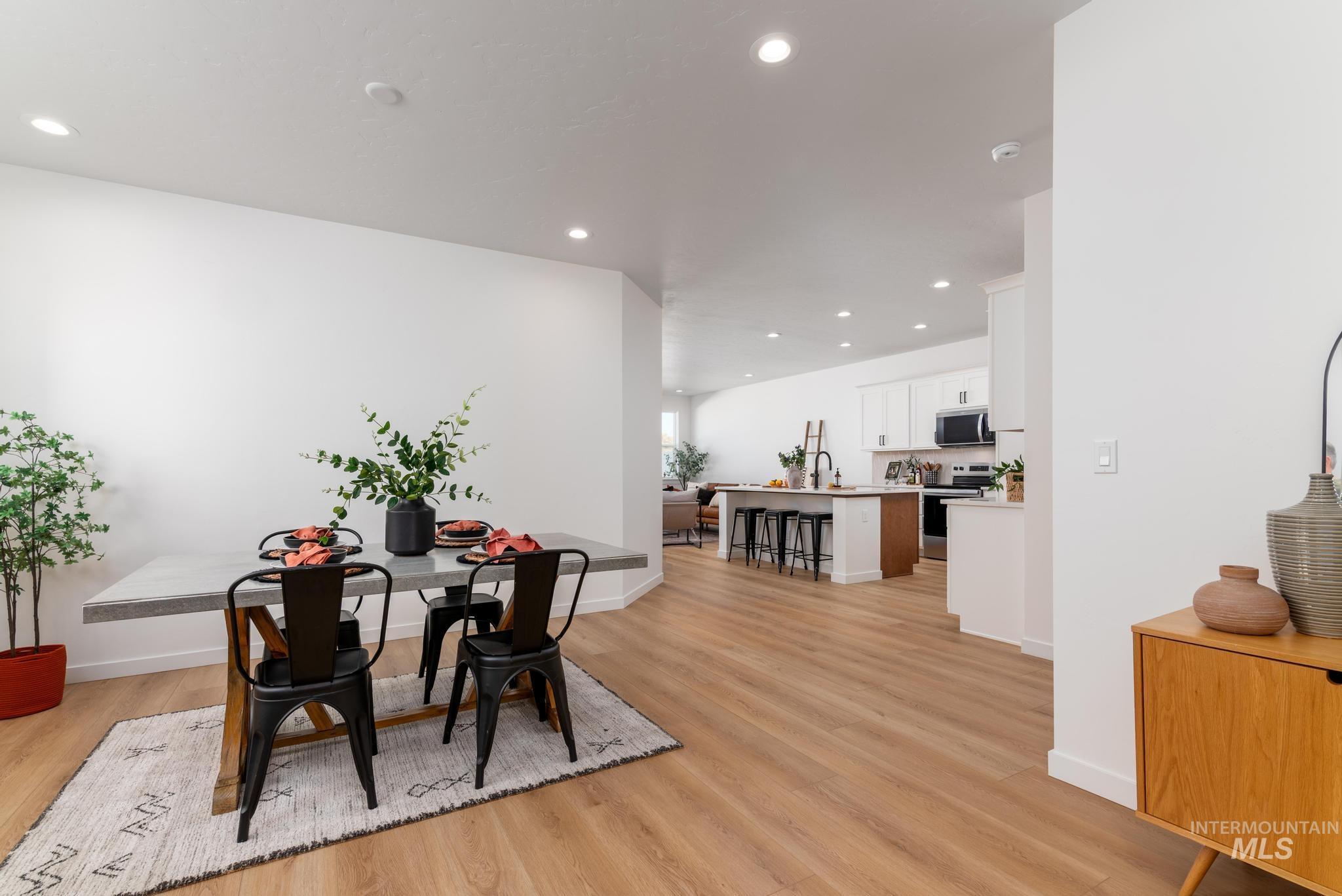 8521 W Stillmore St, Star, Idaho 83669, 3 Bedrooms, 2 Bathrooms, Residential For Sale, Price $529,000,MLS 98971731