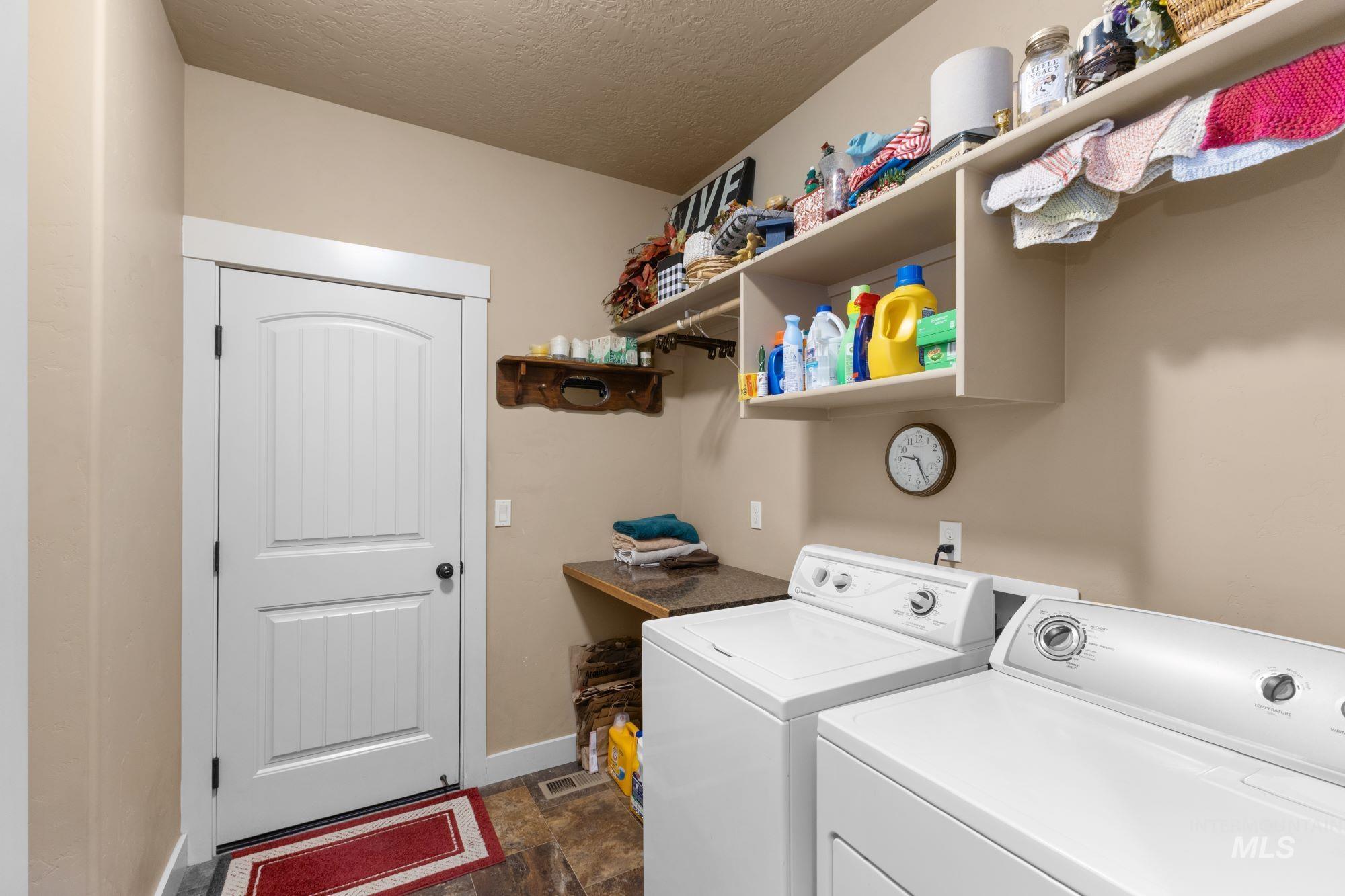 1415 W Raelin Drive, Nampa, Idaho 83686, 3 Bedrooms, 2 Bathrooms, Residential For Sale, Price $459,900,MLS 98971732