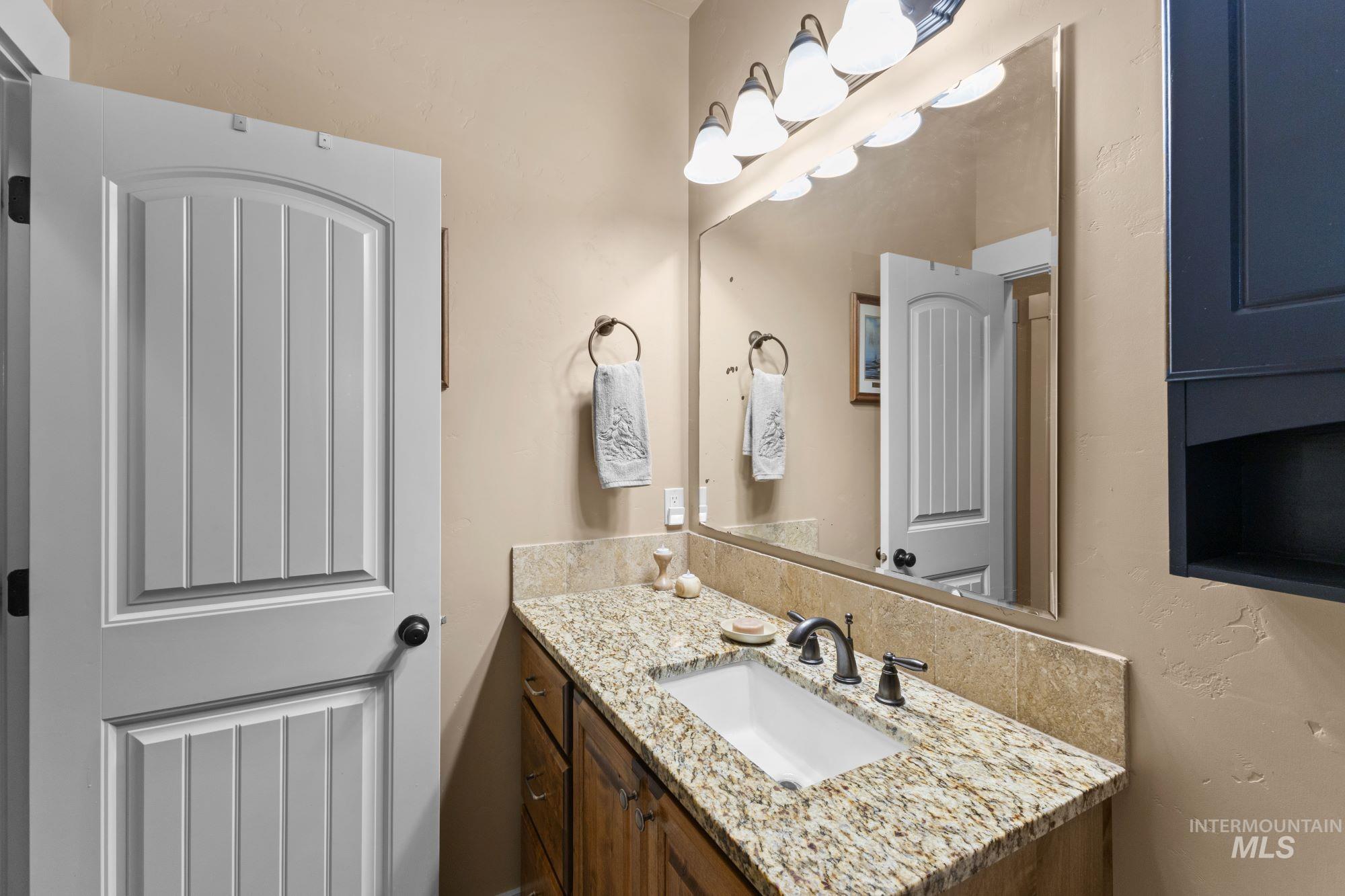 1415 W Raelin Drive, Nampa, Idaho 83686, 3 Bedrooms, 2 Bathrooms, Residential For Sale, Price $459,900,MLS 98971732