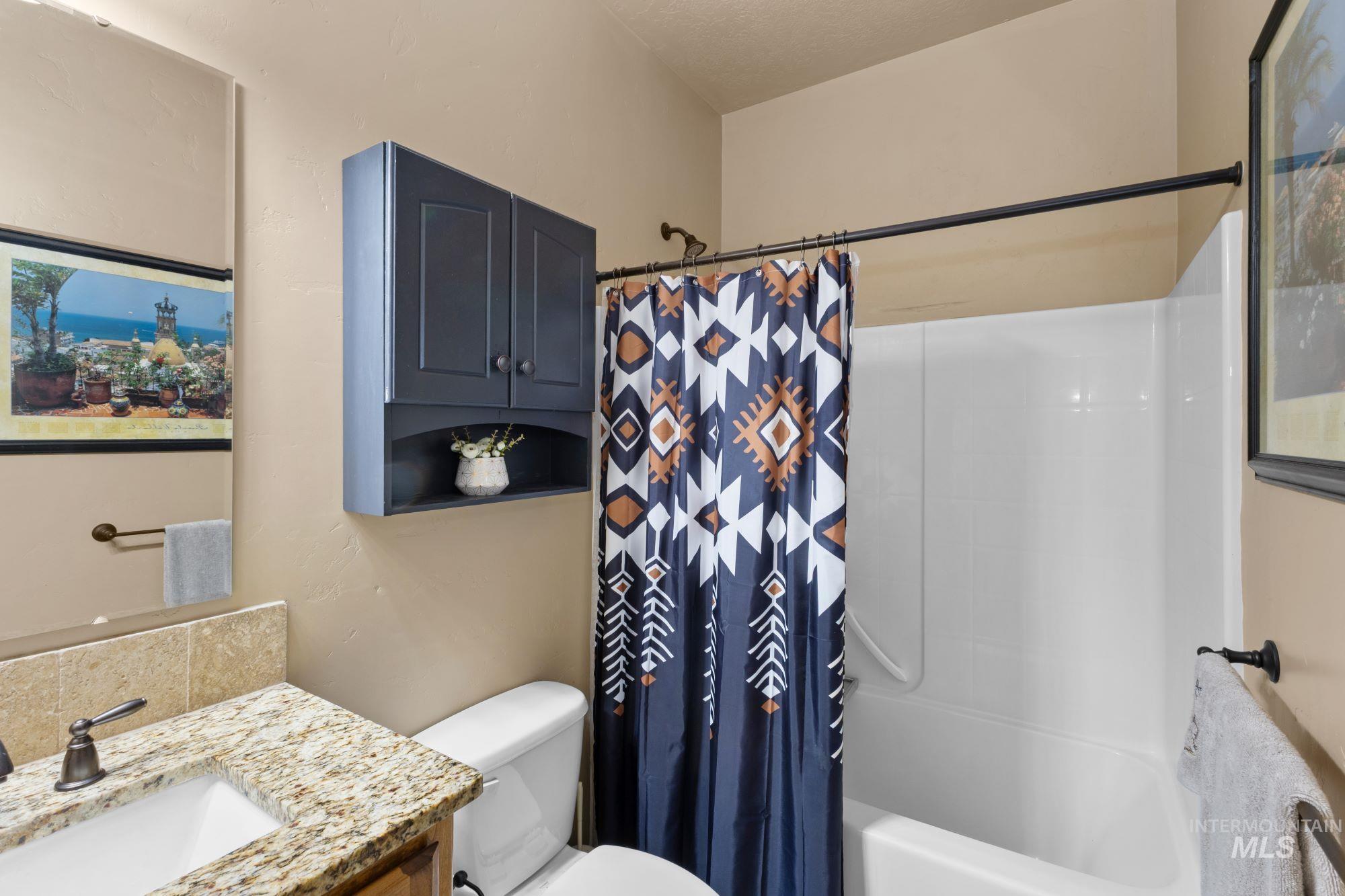 1415 W Raelin Drive, Nampa, Idaho 83686, 3 Bedrooms, 2 Bathrooms, Residential For Sale, Price $459,900,MLS 98971732