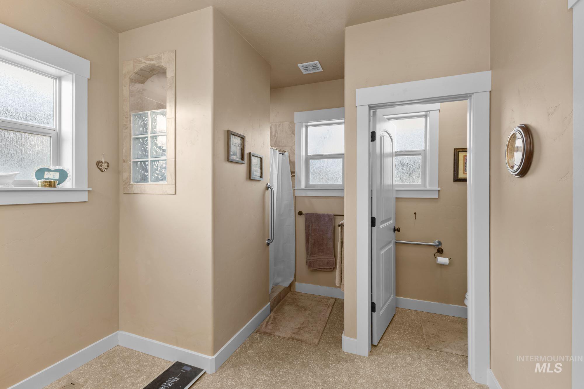 1415 W Raelin Drive, Nampa, Idaho 83686, 3 Bedrooms, 2 Bathrooms, Residential For Sale, Price $459,900,MLS 98971732