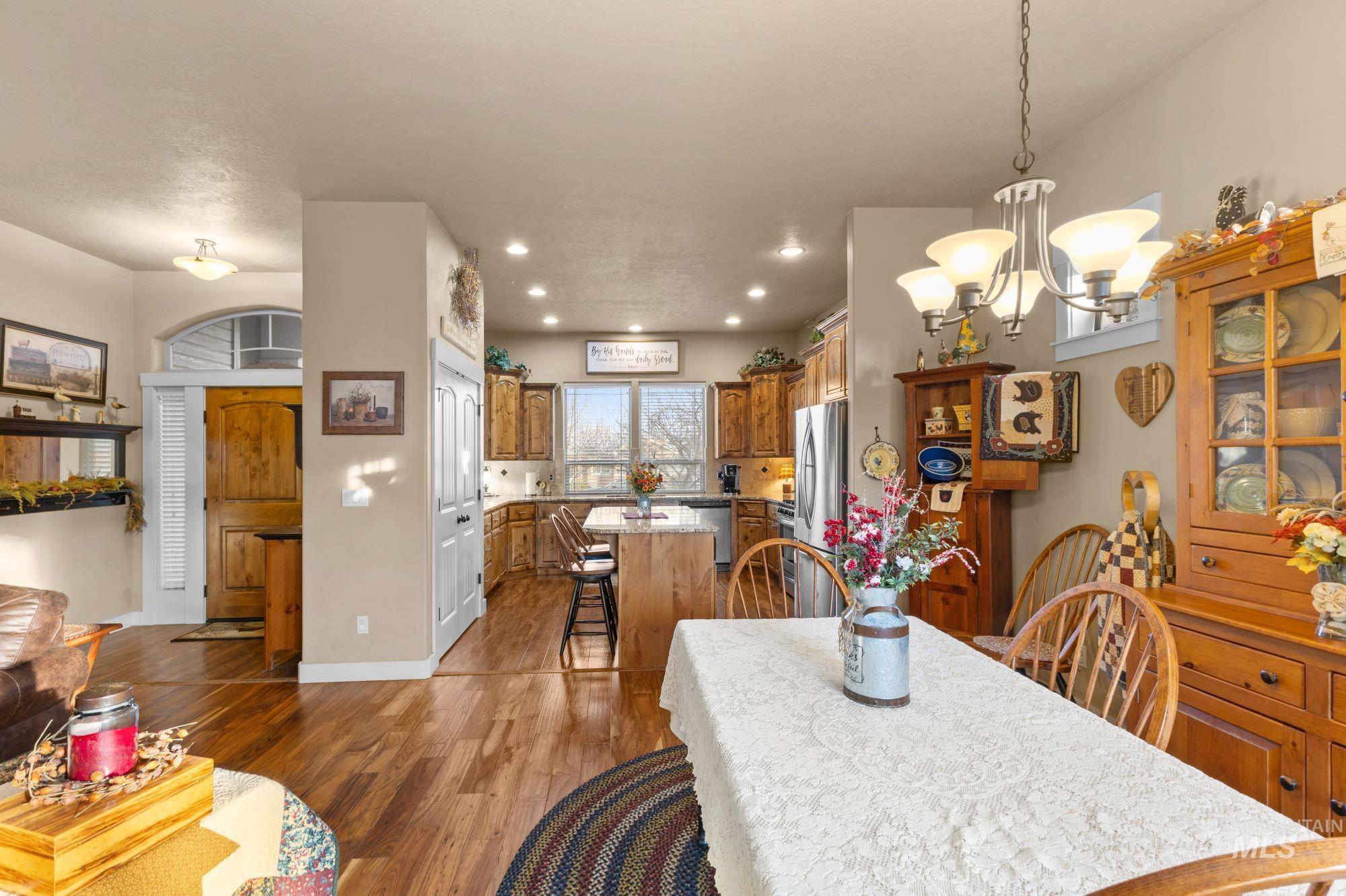 1415 W Raelin Drive, Nampa, Idaho 83686, 3 Bedrooms, 2 Bathrooms, Residential For Sale, Price $459,900,MLS 98971732