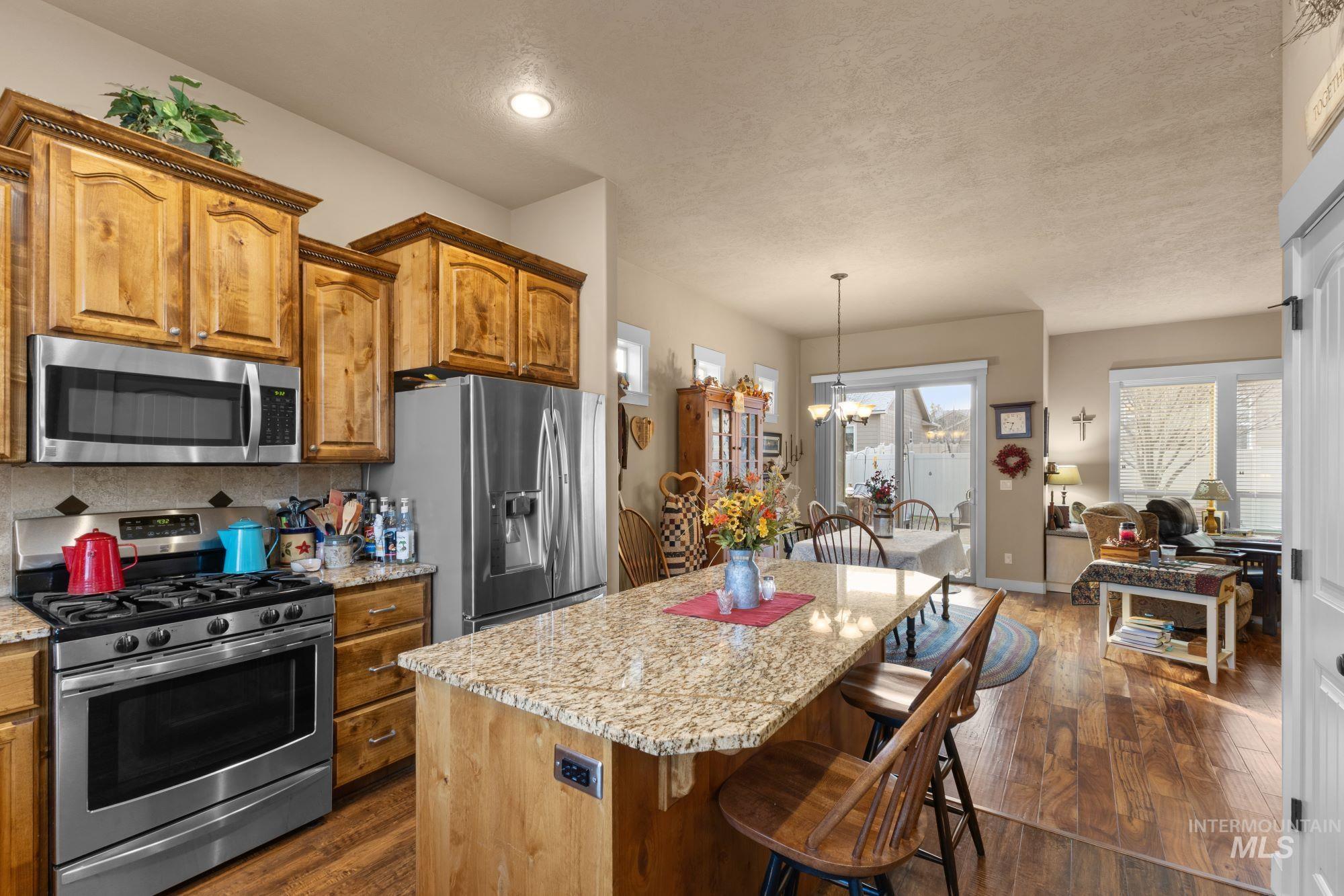 1415 W Raelin Drive, Nampa, Idaho 83686, 3 Bedrooms, 2 Bathrooms, Residential For Sale, Price $459,900,MLS 98971732