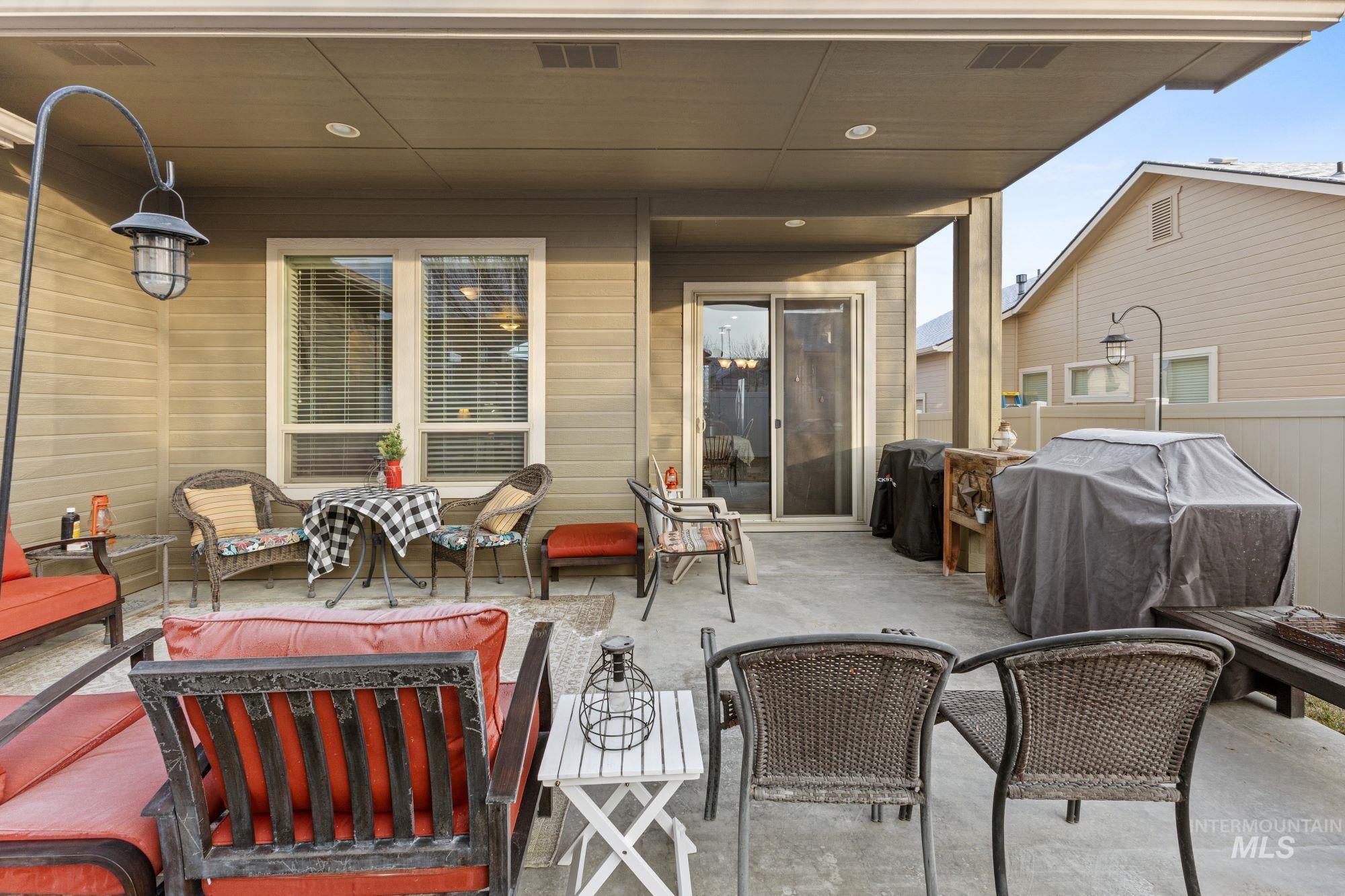 1415 W Raelin Drive, Nampa, Idaho 83686, 3 Bedrooms, 2 Bathrooms, Residential For Sale, Price $459,900,MLS 98971732