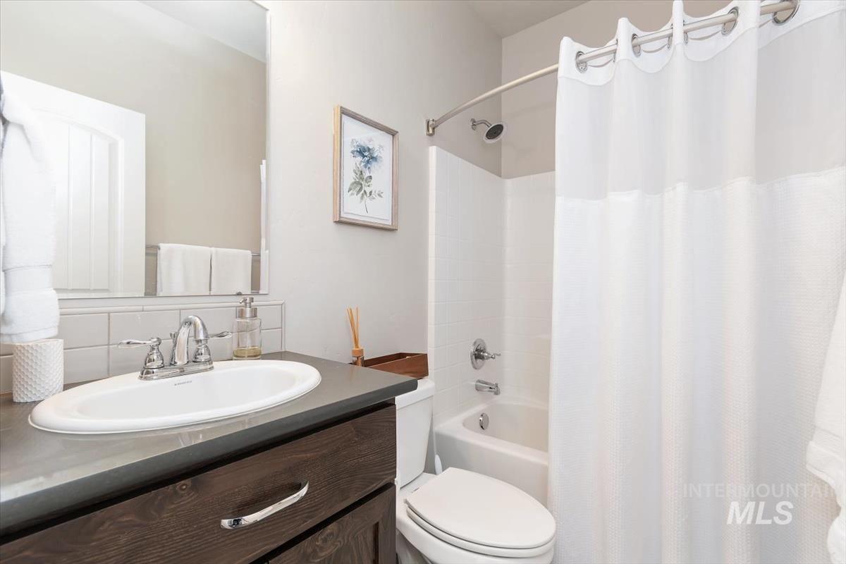 9430 S Updale Ave, Kuna, Idaho 83634, 4 Bedrooms, 3 Bathrooms, Residential For Sale, Price $534,000,MLS 98971735