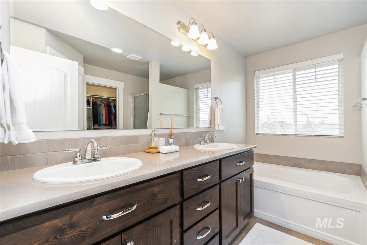 9430 S Updale Ave, Kuna, Idaho 83634, 4 Bedrooms, 3 Bathrooms, Residential For Sale, Price $534,000,MLS 98971735