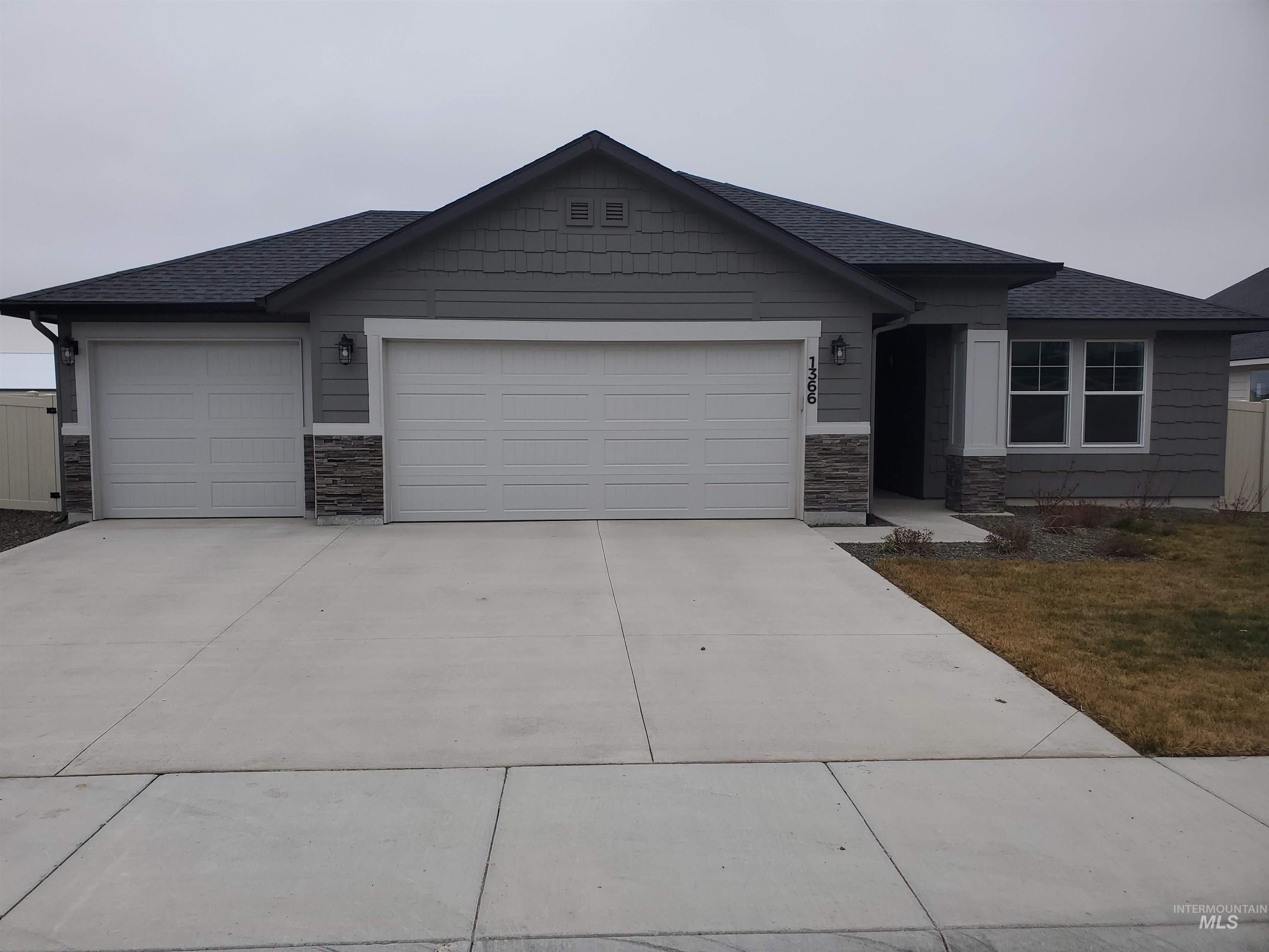 1366 W Pendulum Cove Dr, Kuna, Idaho 83634, 3 Bedrooms, 2 Bathrooms, Residential For Sale, Price $437,990,MLS 98971737