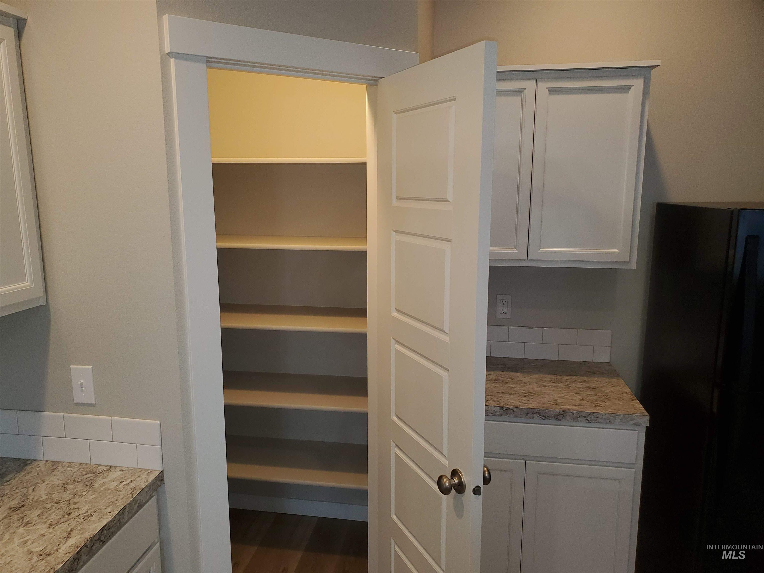 1366 W Pendulum Cove Dr, Kuna, Idaho 83634, 3 Bedrooms, 2 Bathrooms, Residential For Sale, Price $437,990,MLS 98971737